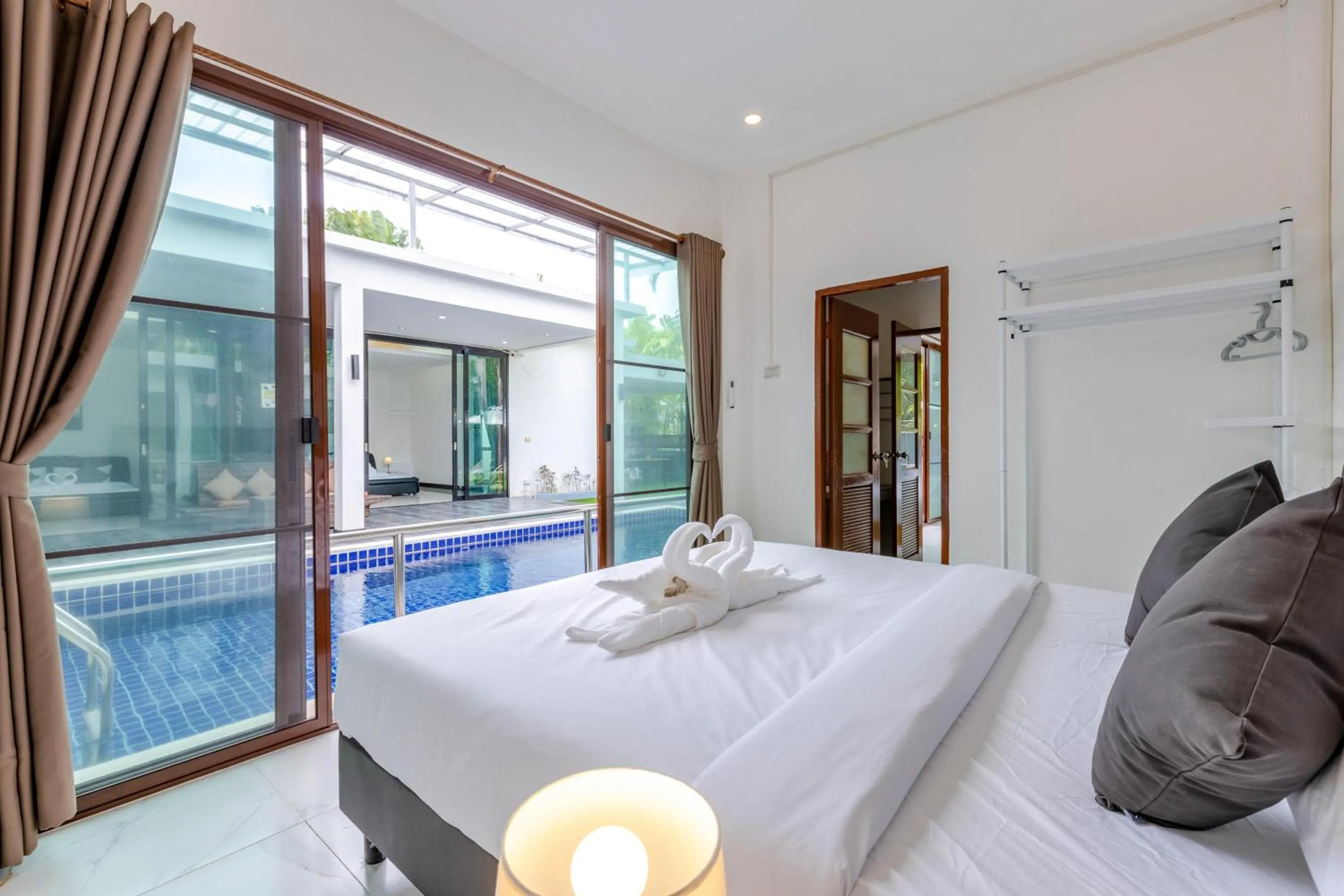 Bed in 4 Bedroom Modern Pool Villa BL10