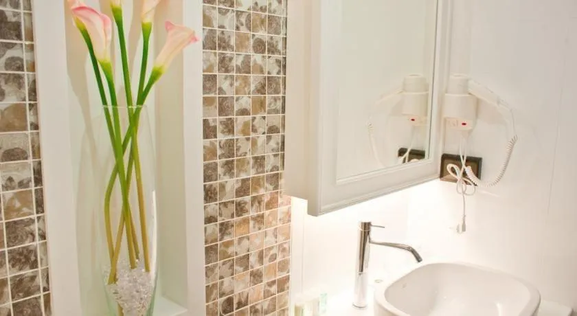 Bathroom in Sabai Dee Minitel