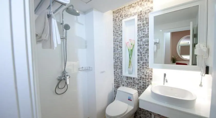 Bathroom in Sabai Dee Minitel