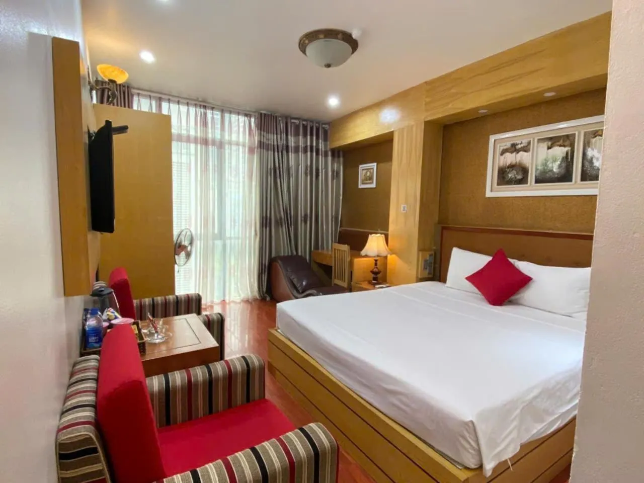 Photo of the whole room, Bed in Moon Hotel Cau Giay