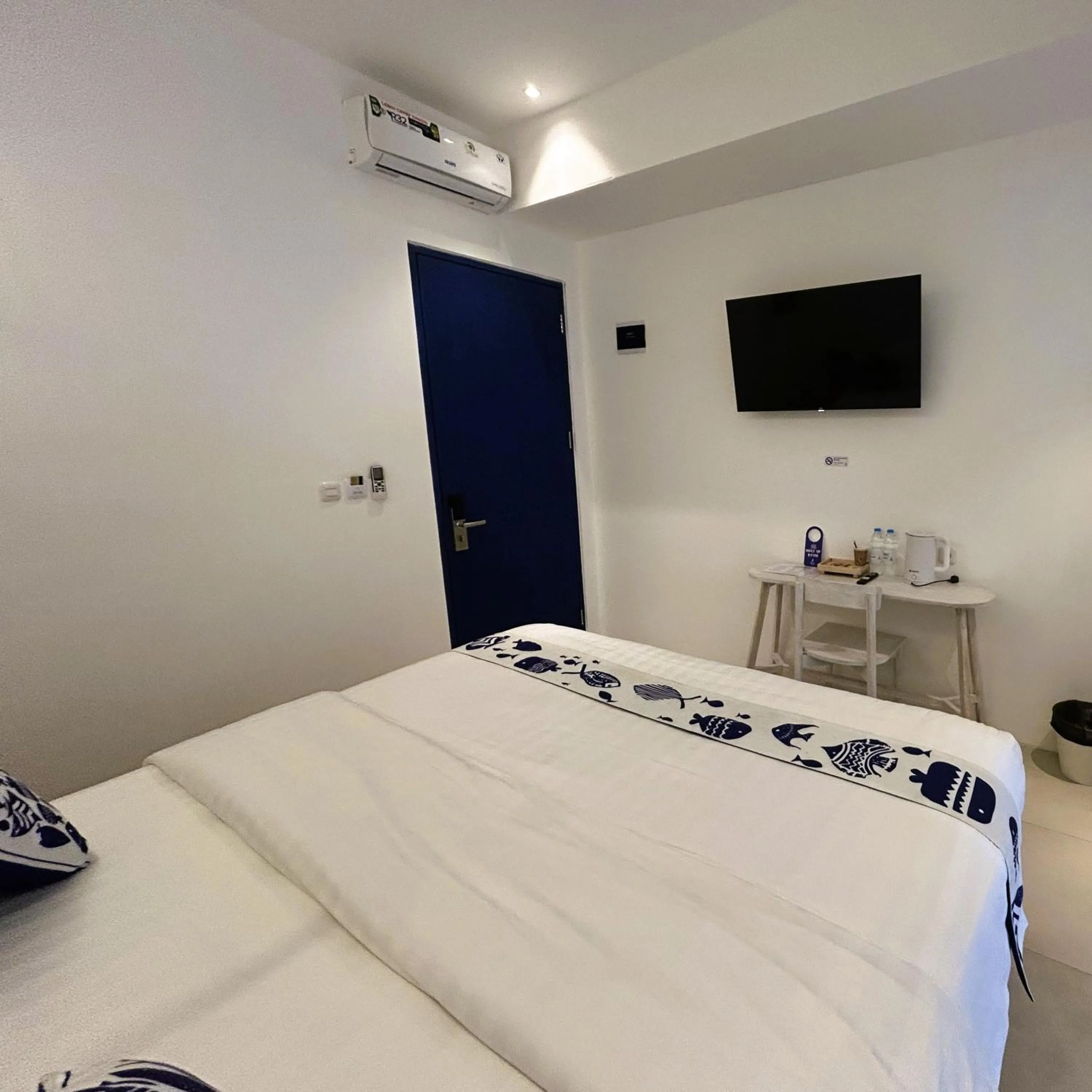 Bed in Little Mykonos