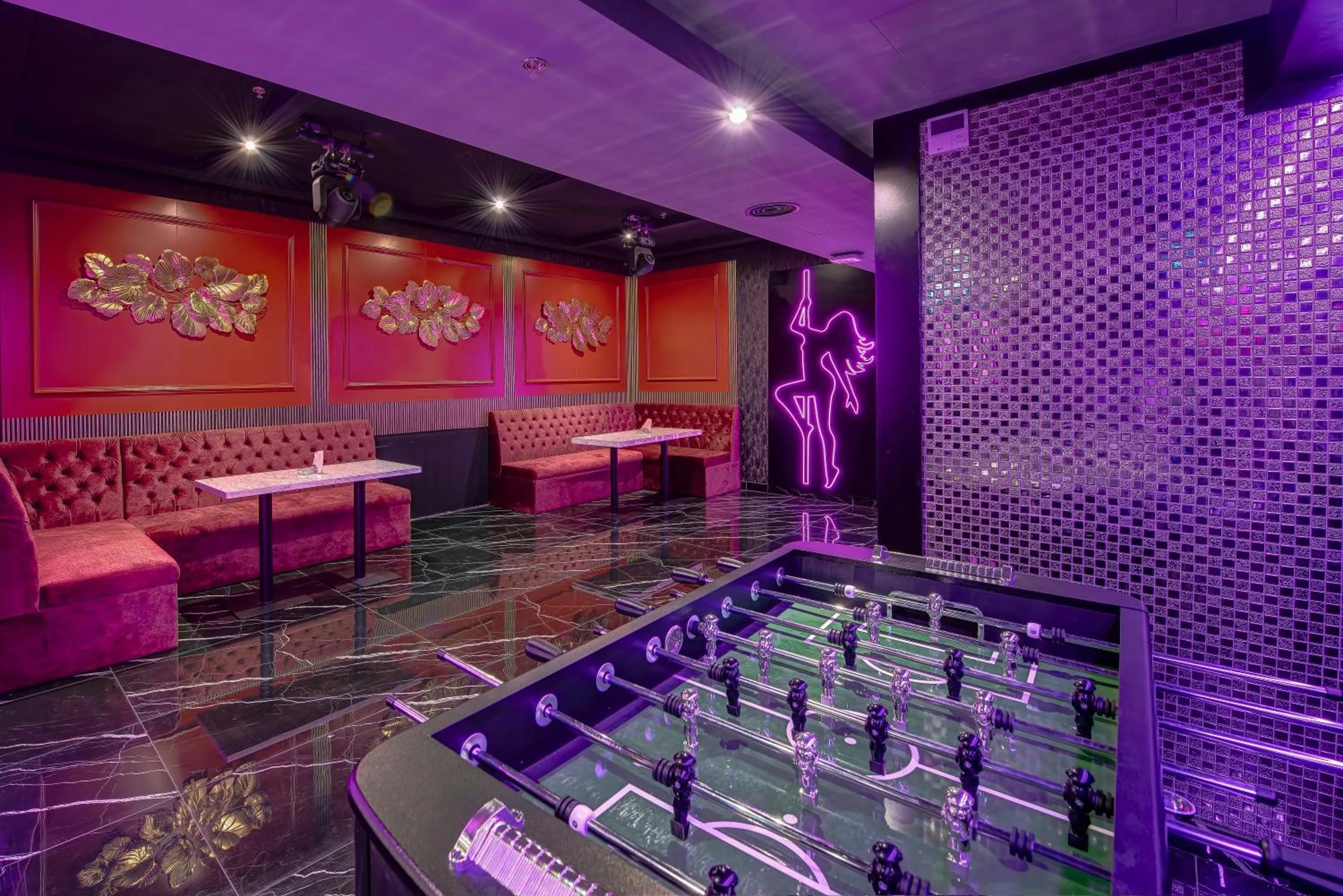 Nightclub / DJ in Wescott Hotel