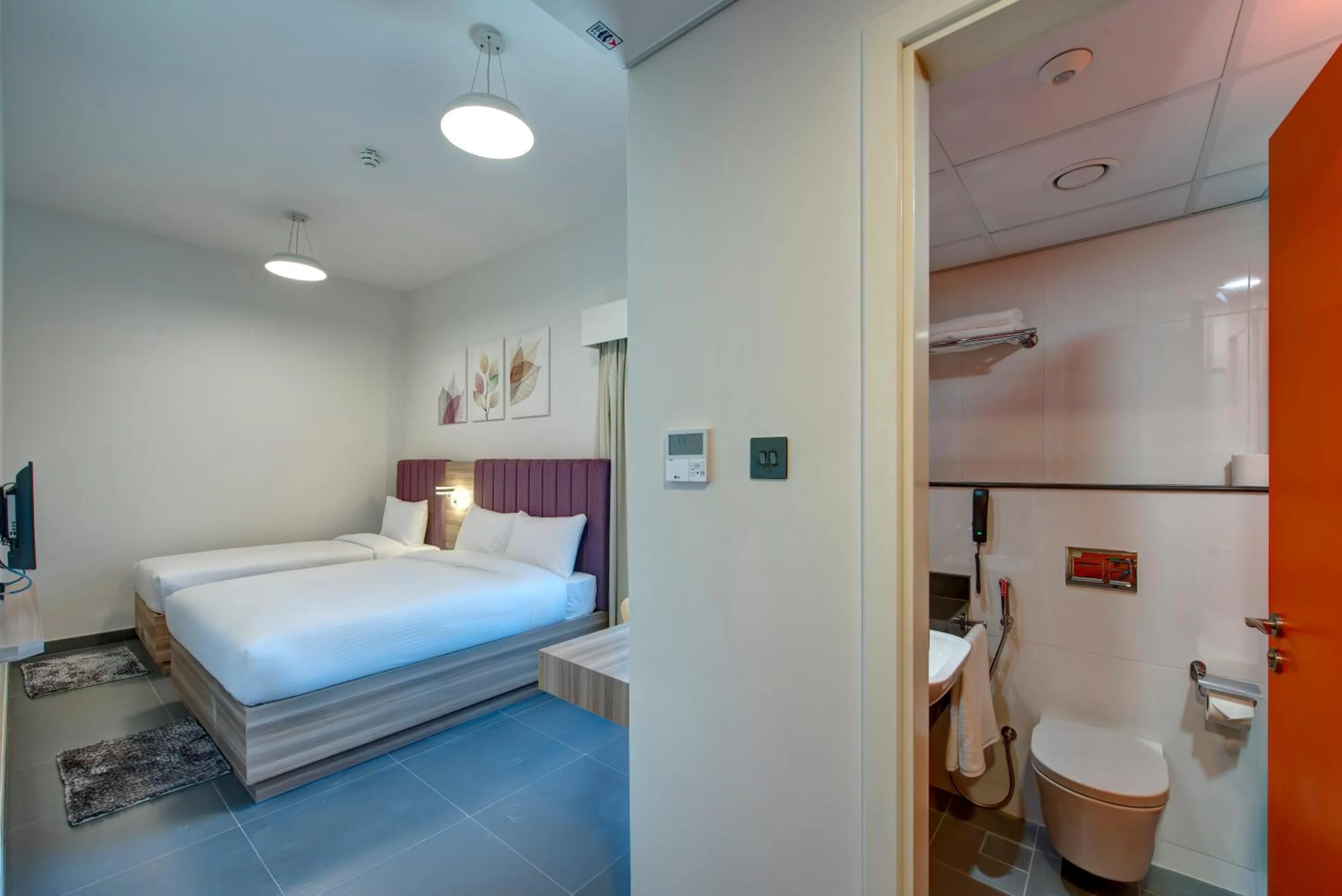 Photo of the whole room, Bed in Wescott Hotel