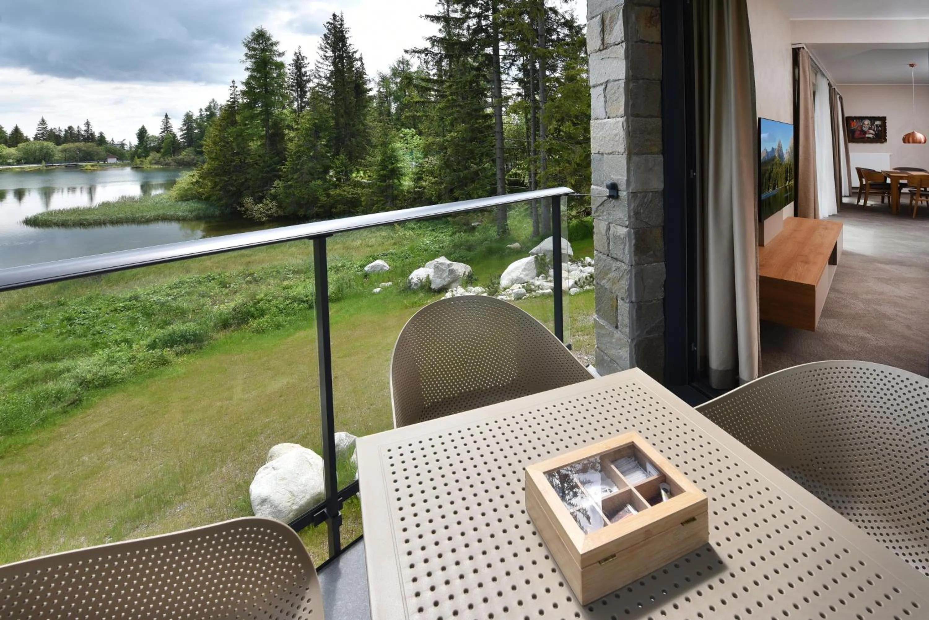 Balcony/Terrace in APLEND Lake Resort
