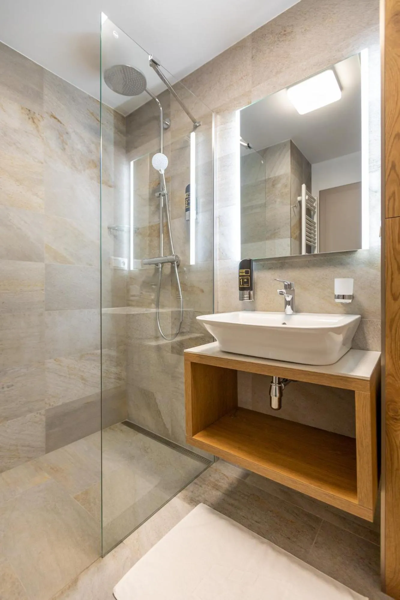 Bathroom in APLEND Lake Resort