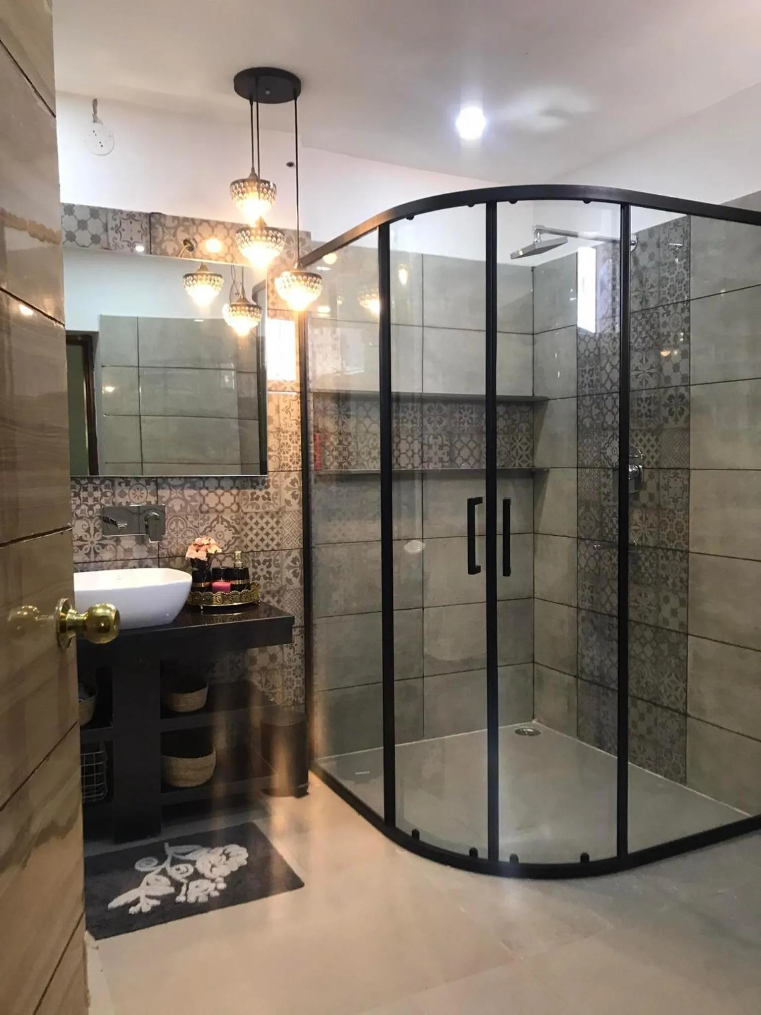 Shower in Mariya Condo hotel