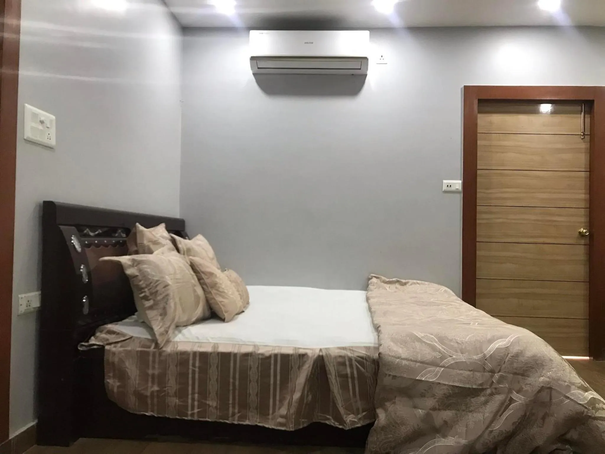 Bedroom, Bed in Mariya Condo hotel