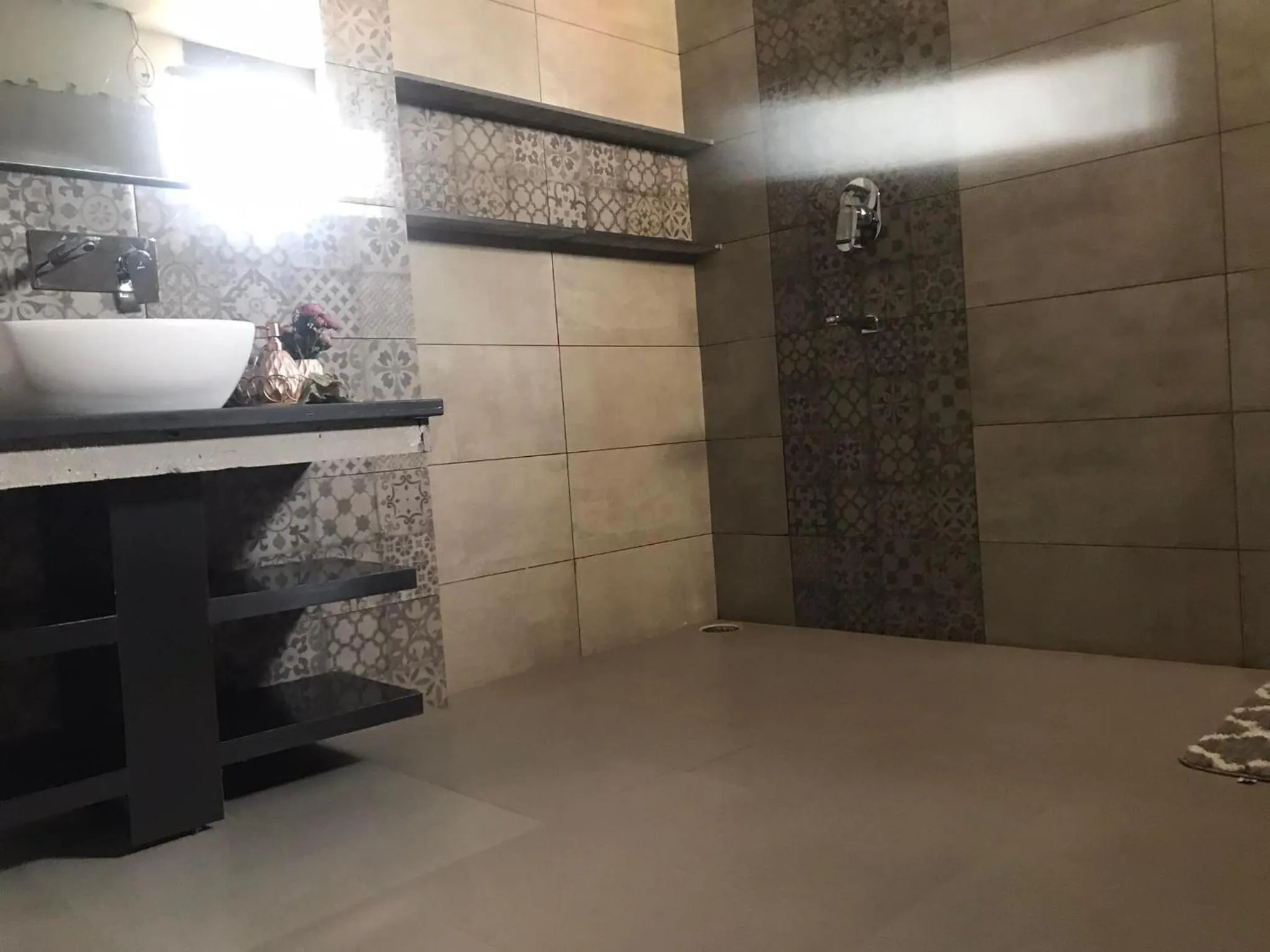 Shower in Mariya Condo hotel