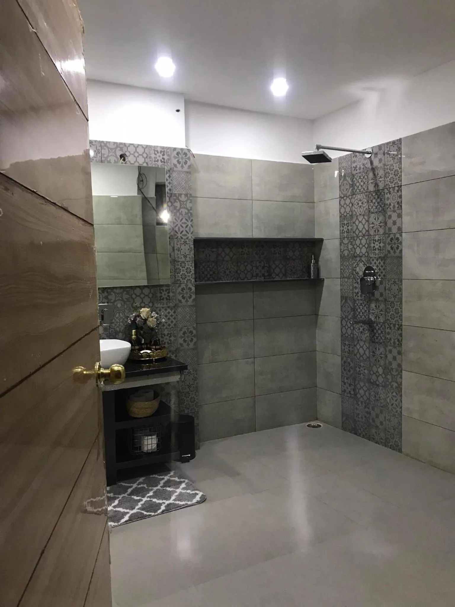 Bathroom in Mariya Condo hotel