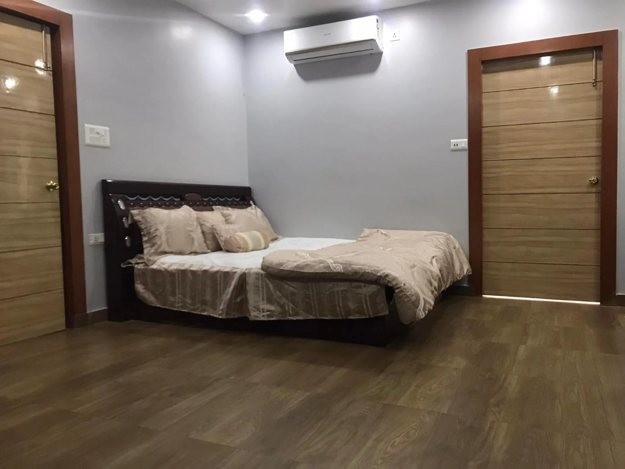 Photo of the whole room, Bed in Mariya Condo hotel