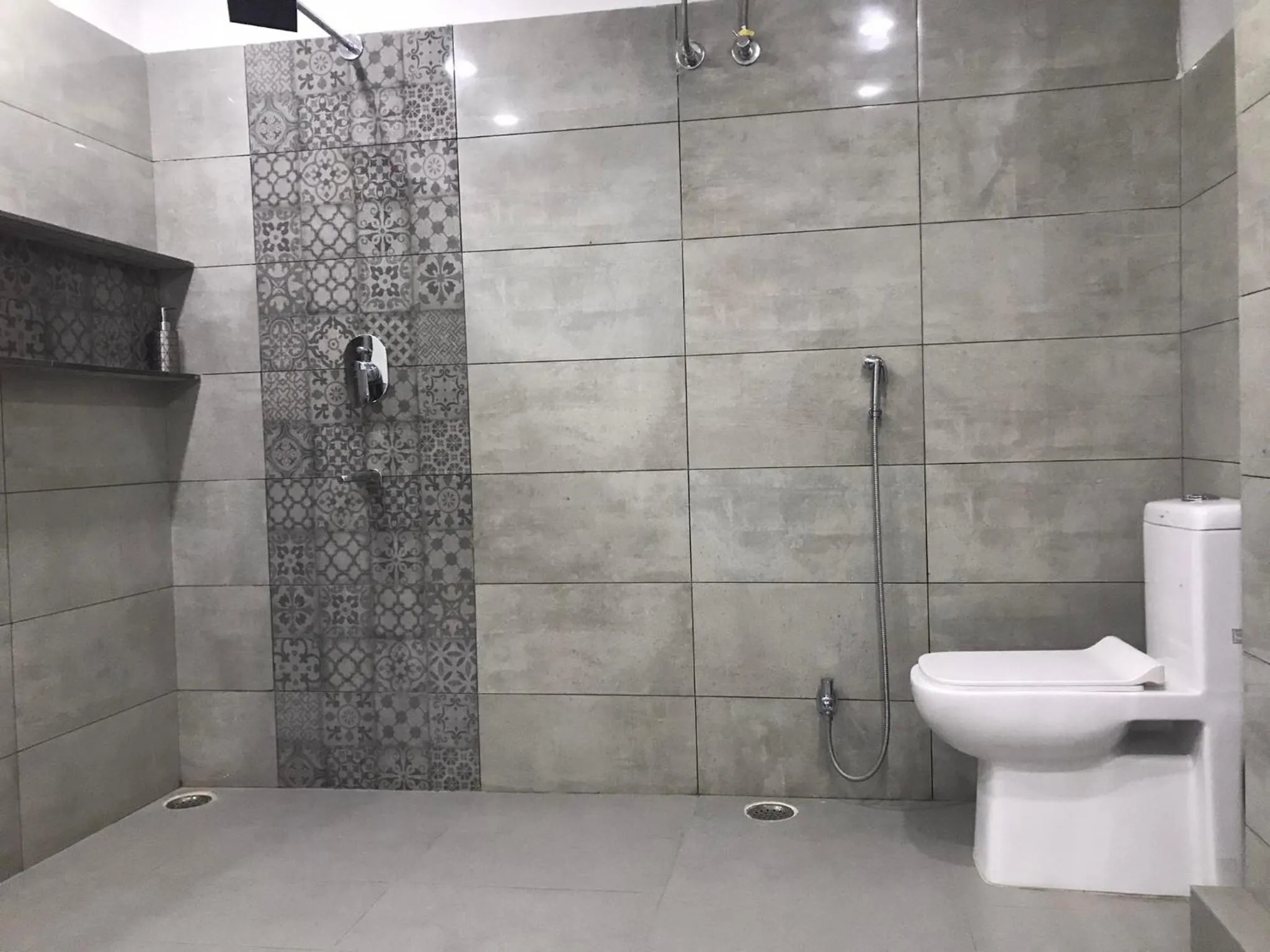 Shower in Mariya Condo hotel