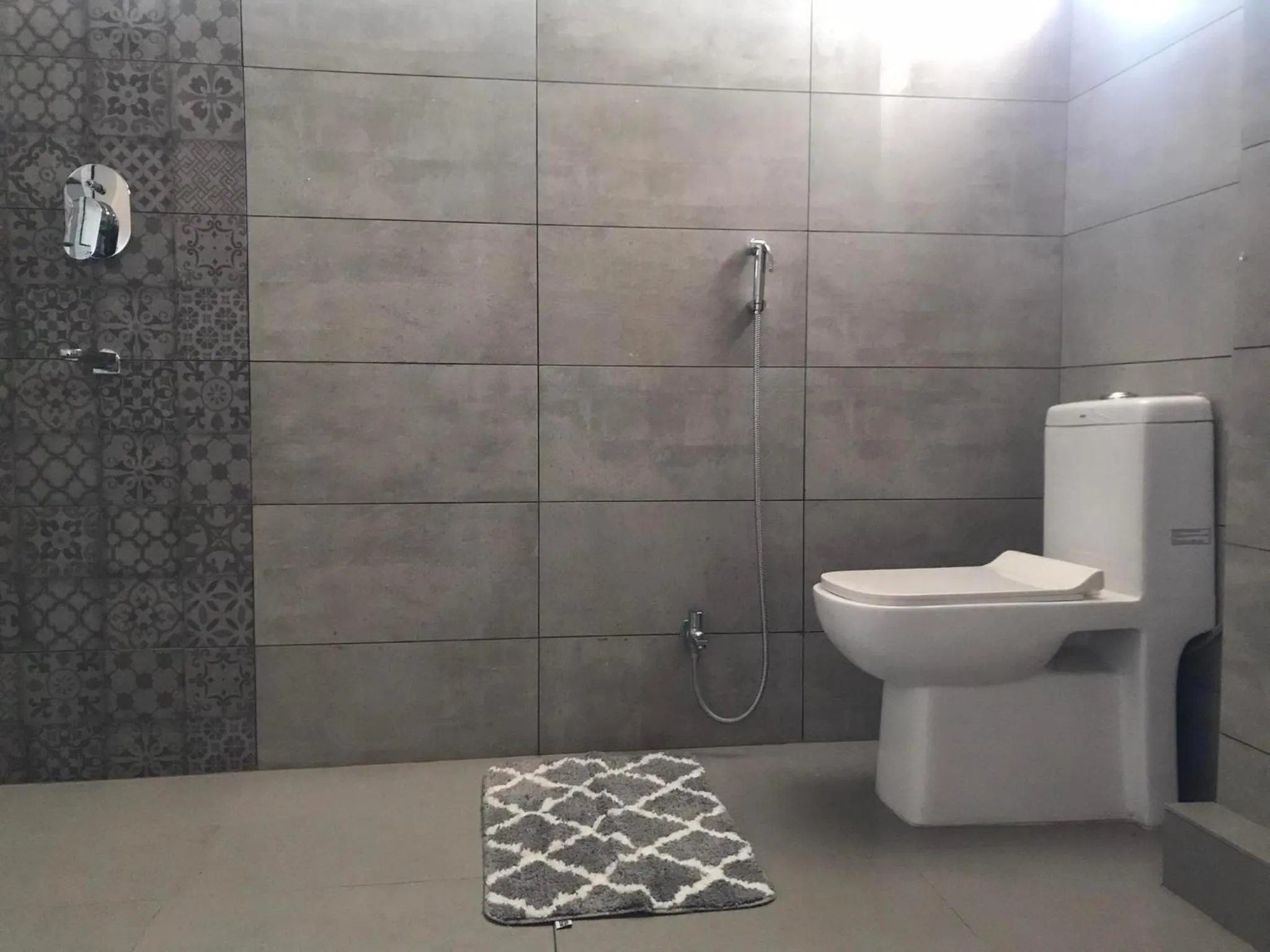 Shower in Mariya Condo hotel