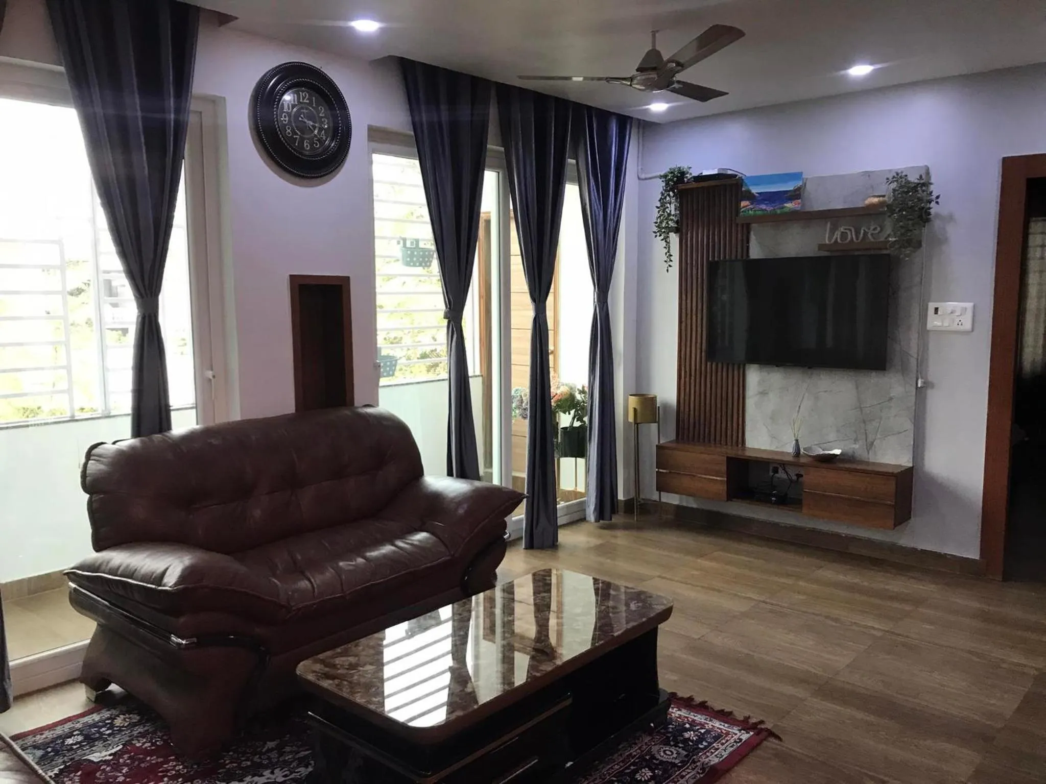 Seating area in Mariya Condo hotel