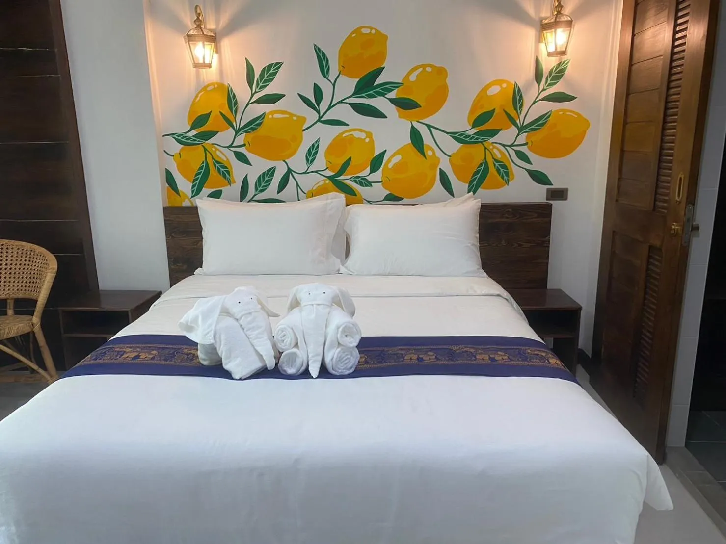 Property building, Bed in Lemon Guesthouse