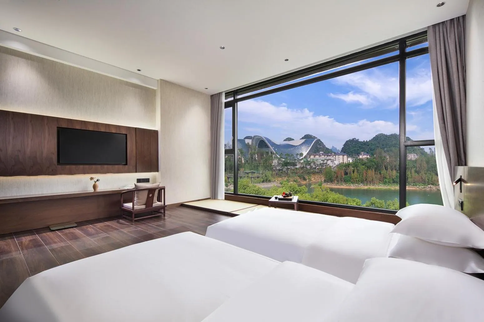 Bedroom, Bed in Riverside Wing Hotel Guilin