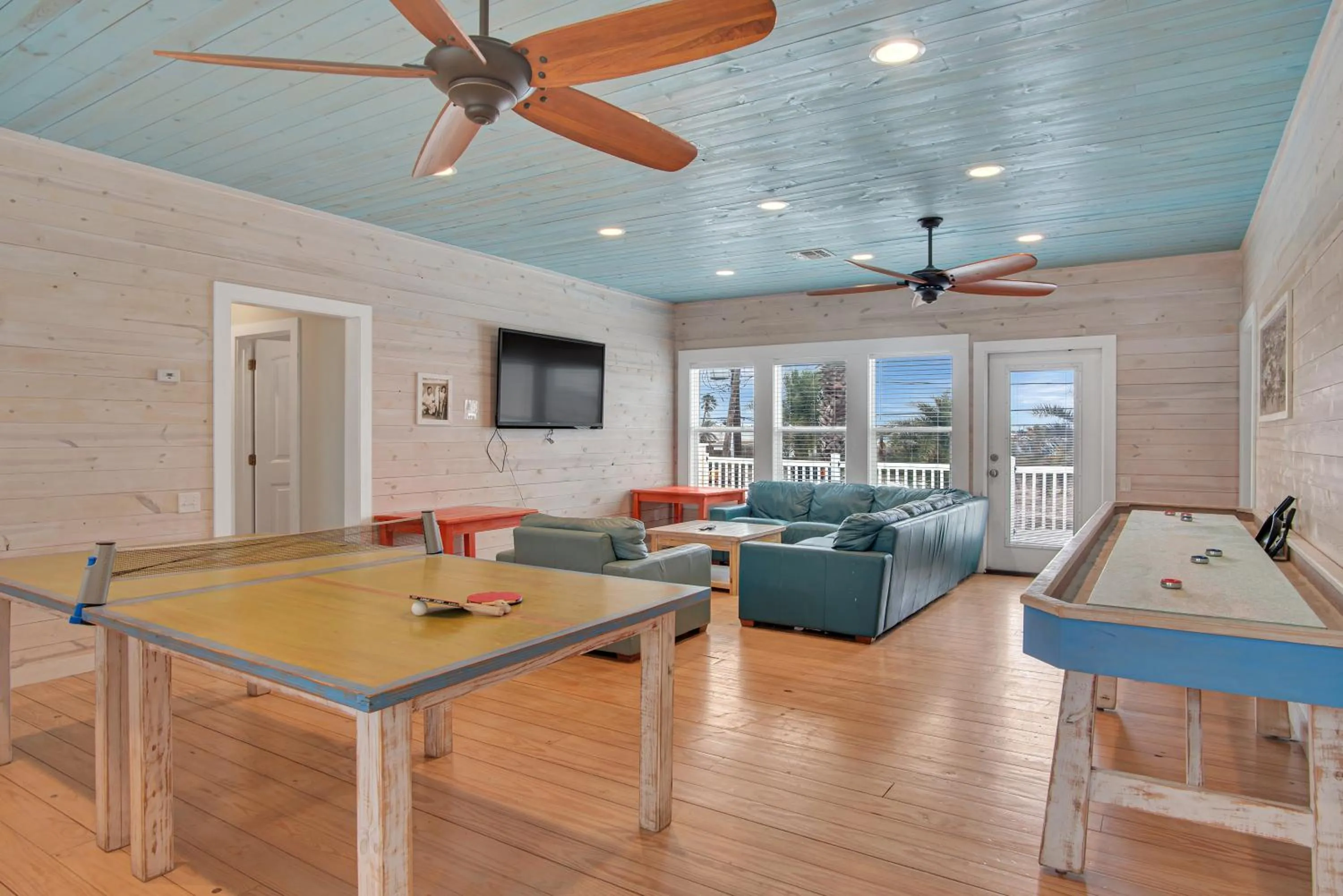 Property building in Beach Club 3