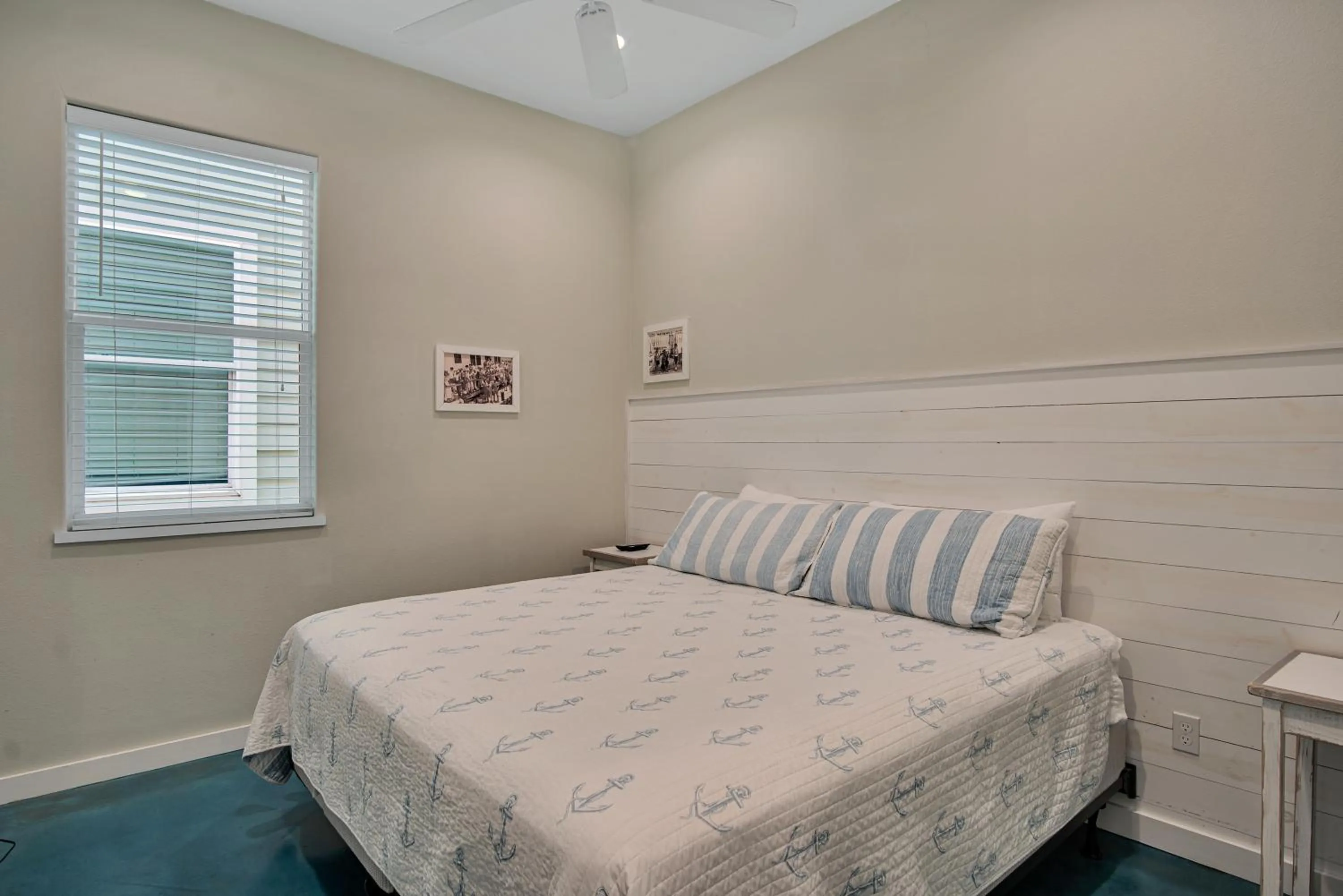 Property building, Bed in Beach Club 3