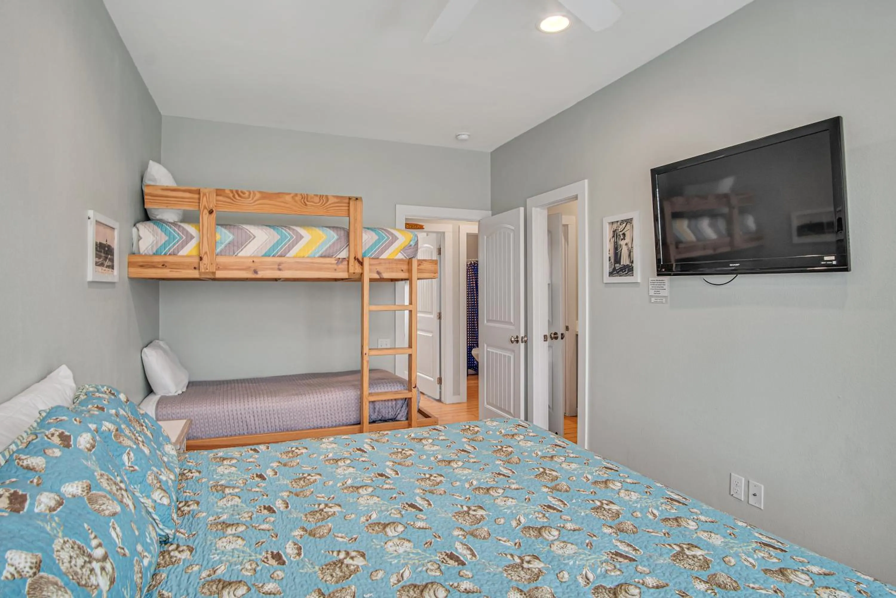 Property building, Bed in Beach Club 3