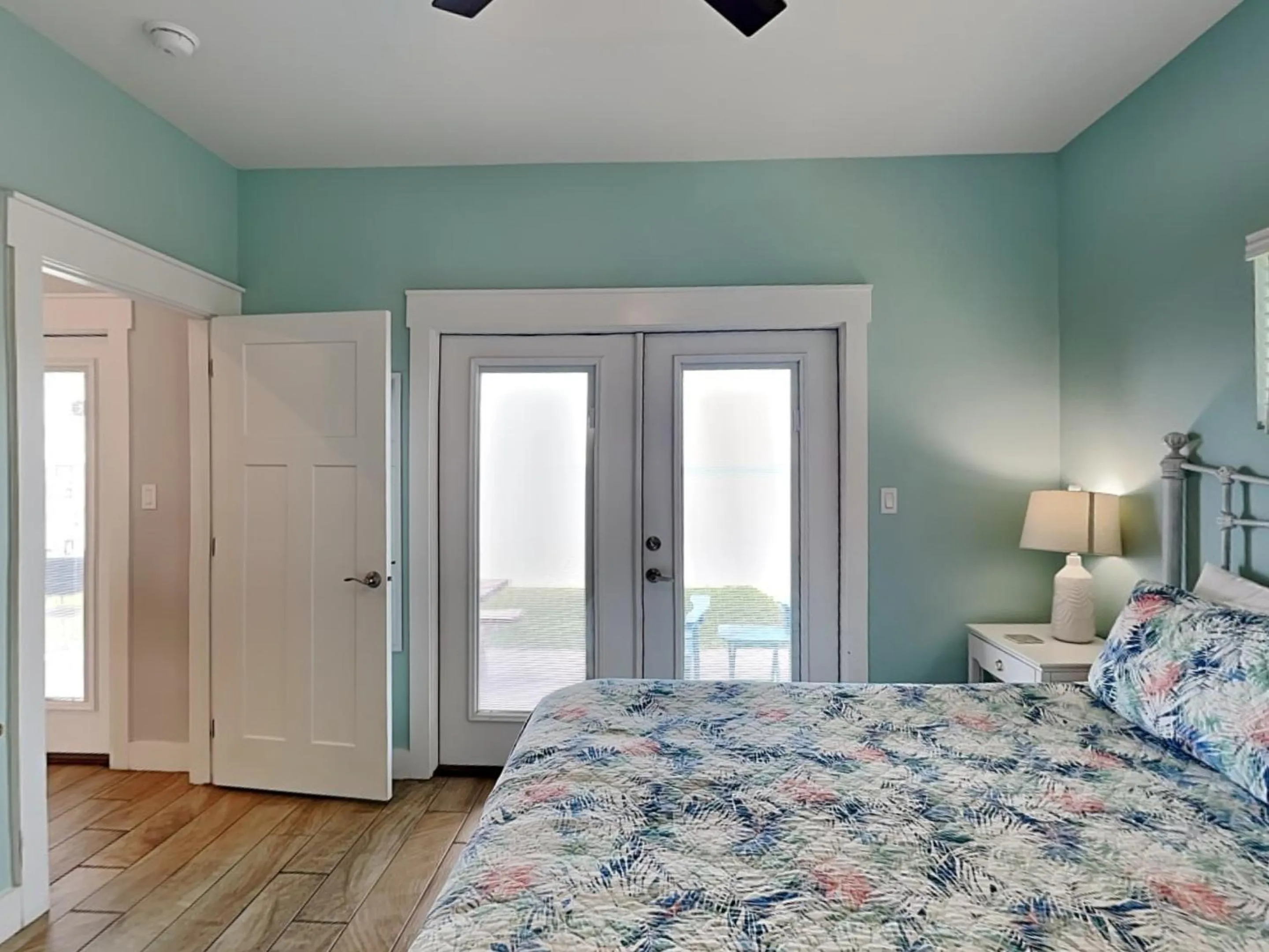Property building, Bed in Copano Breeze