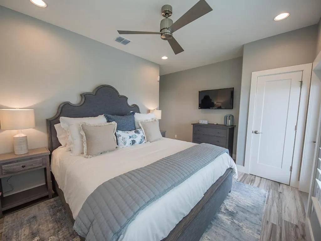 Property building, Bed in All Decked Out