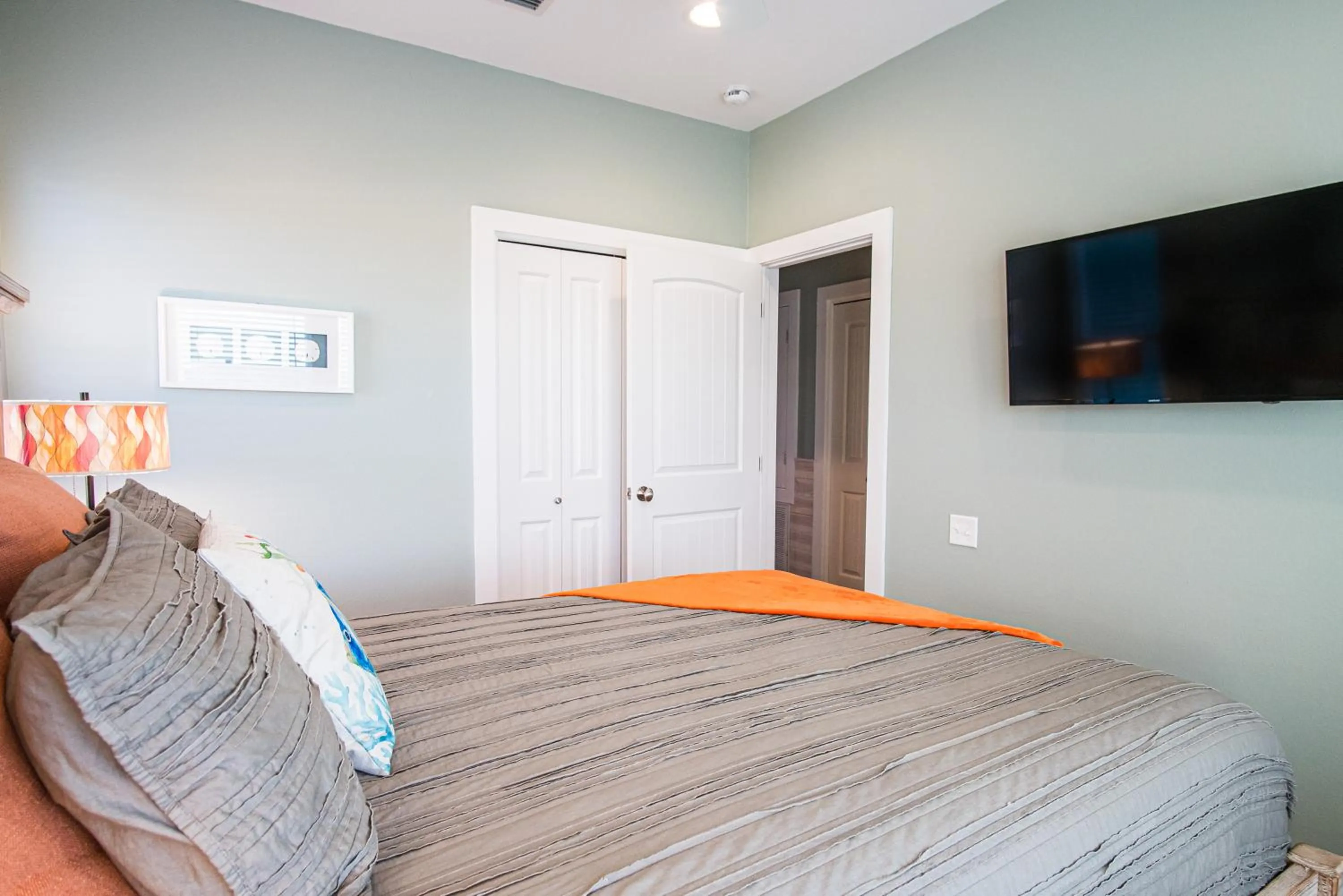 Property building, Bed in Thats What Sea Said