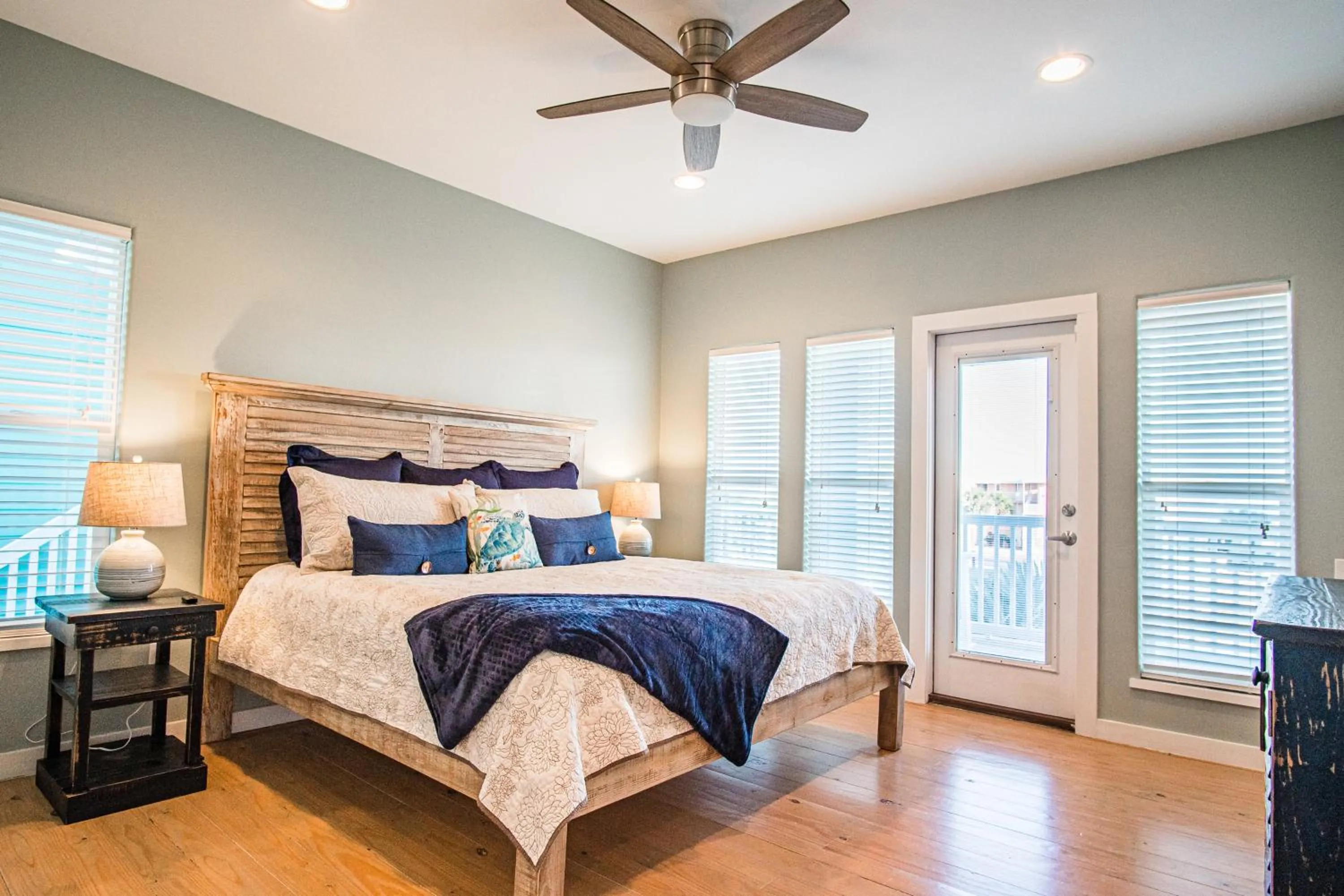 Property building, Bed in Thats What Sea Said