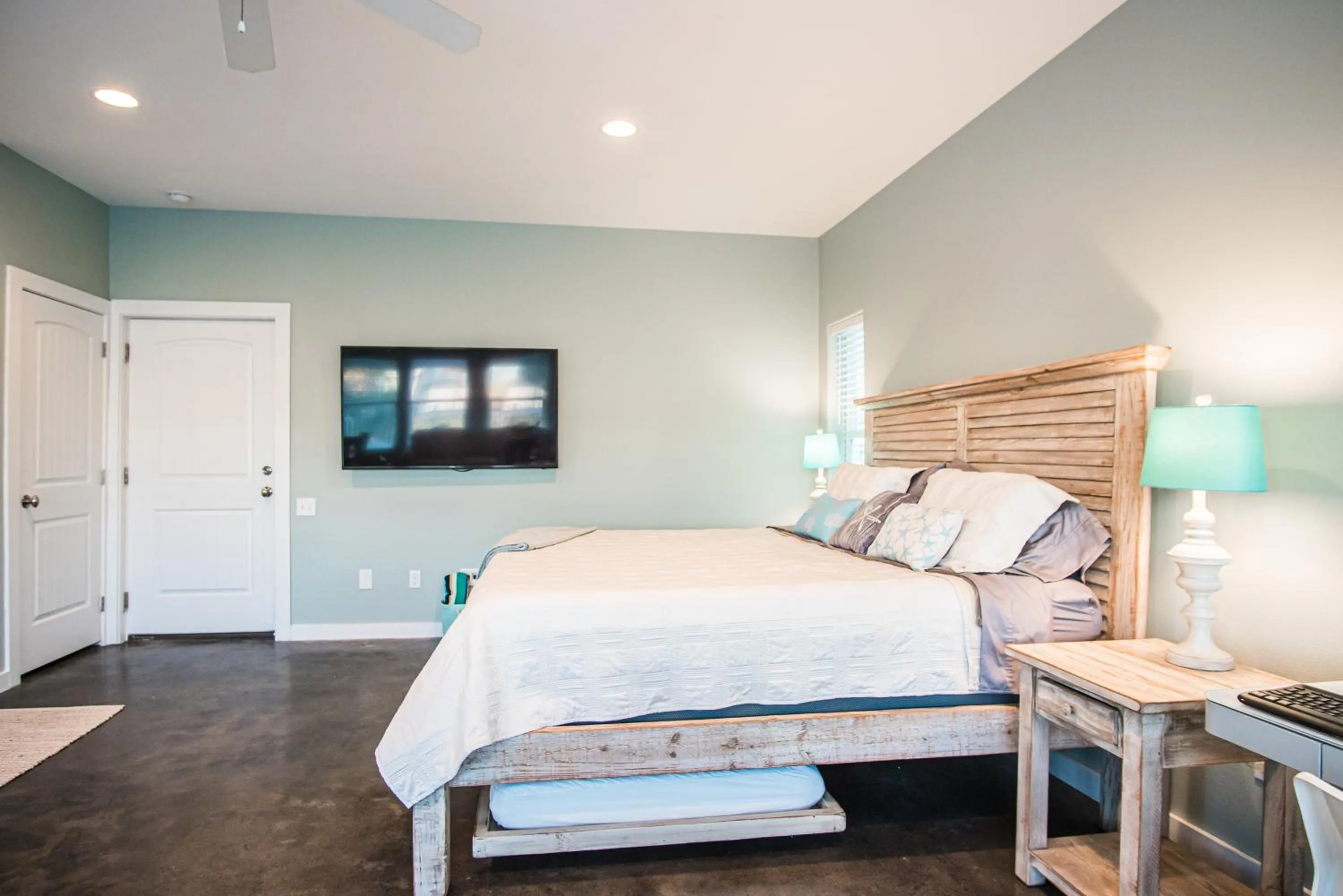 Property building, Bed in Thats What Sea Said