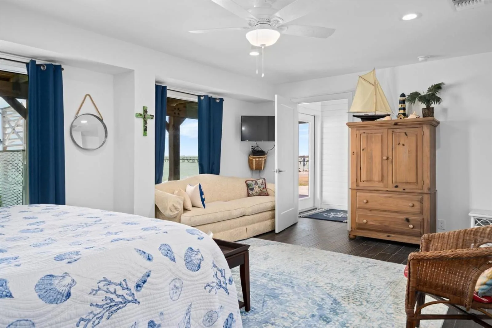 Property building, Bed in Best - Little - Orr House