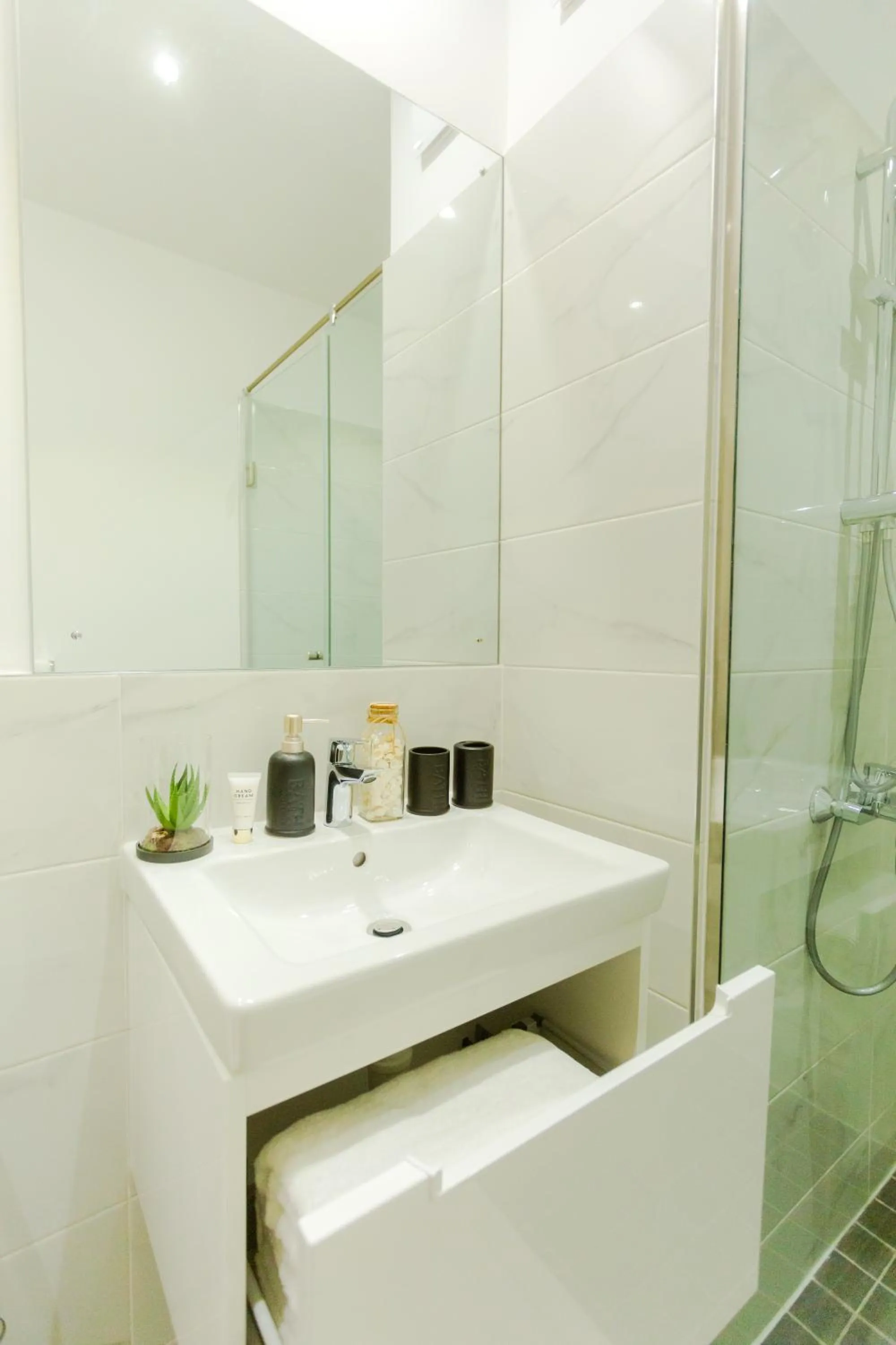 Shower in Accra Luxury Apartments @ The Lennox