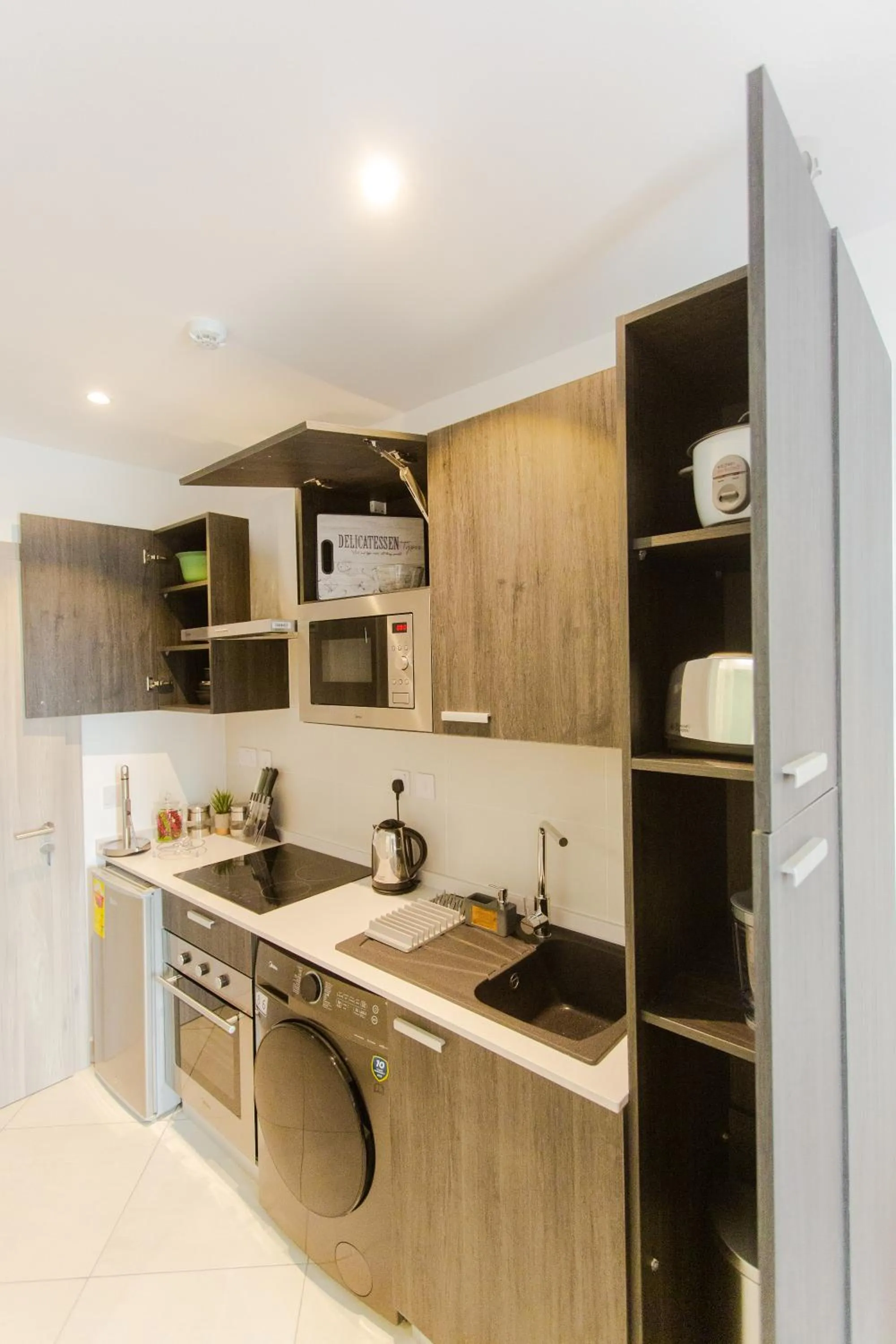Kitchen or kitchenette in Accra Luxury Apartments @ The Lennox