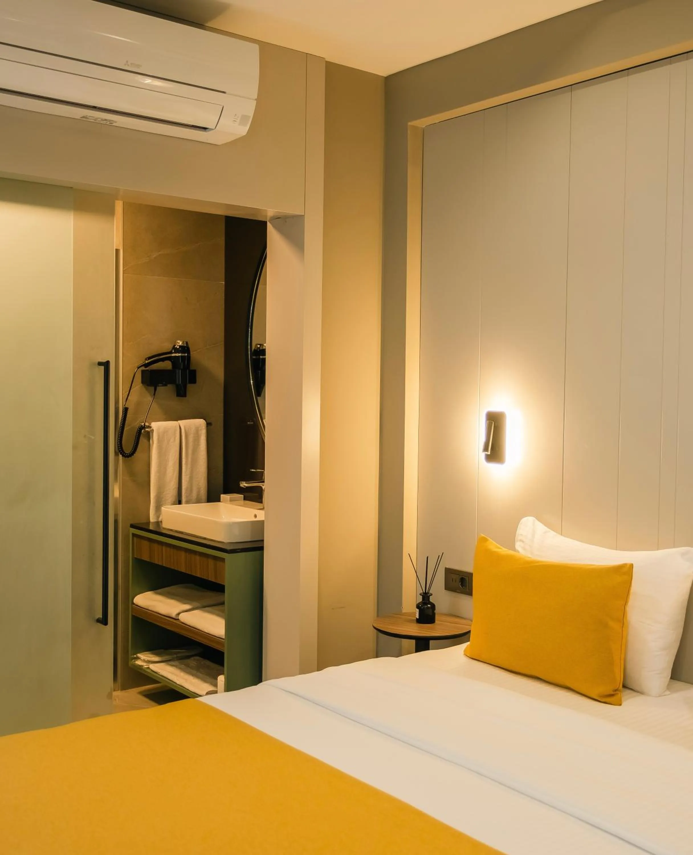 Photo of the whole room, Bed in Vesta Rooms