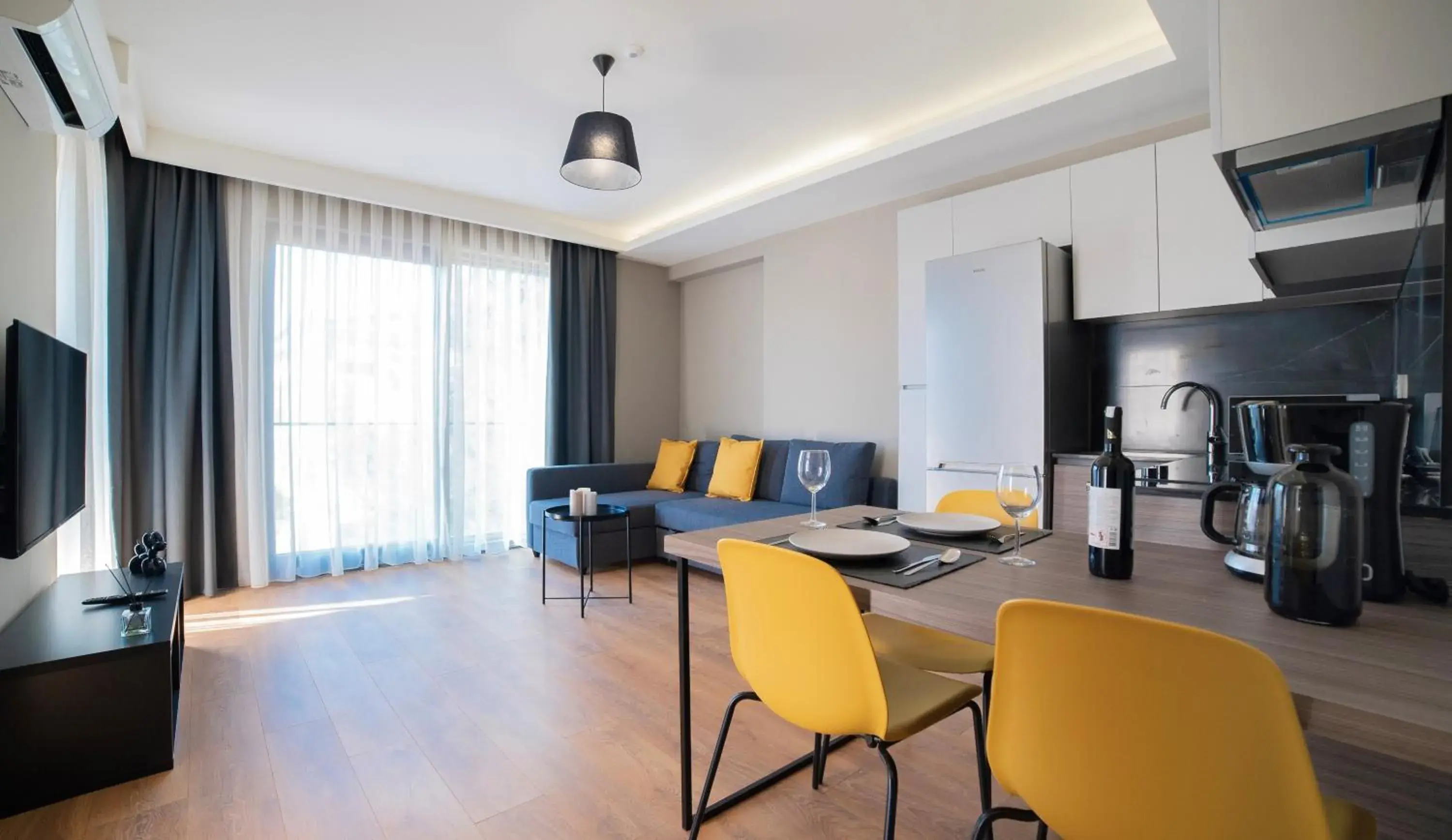 Deluxe Suite with Balcony in VESTA SUITES Deluxe Suite with Balcony in VESTA SUITES