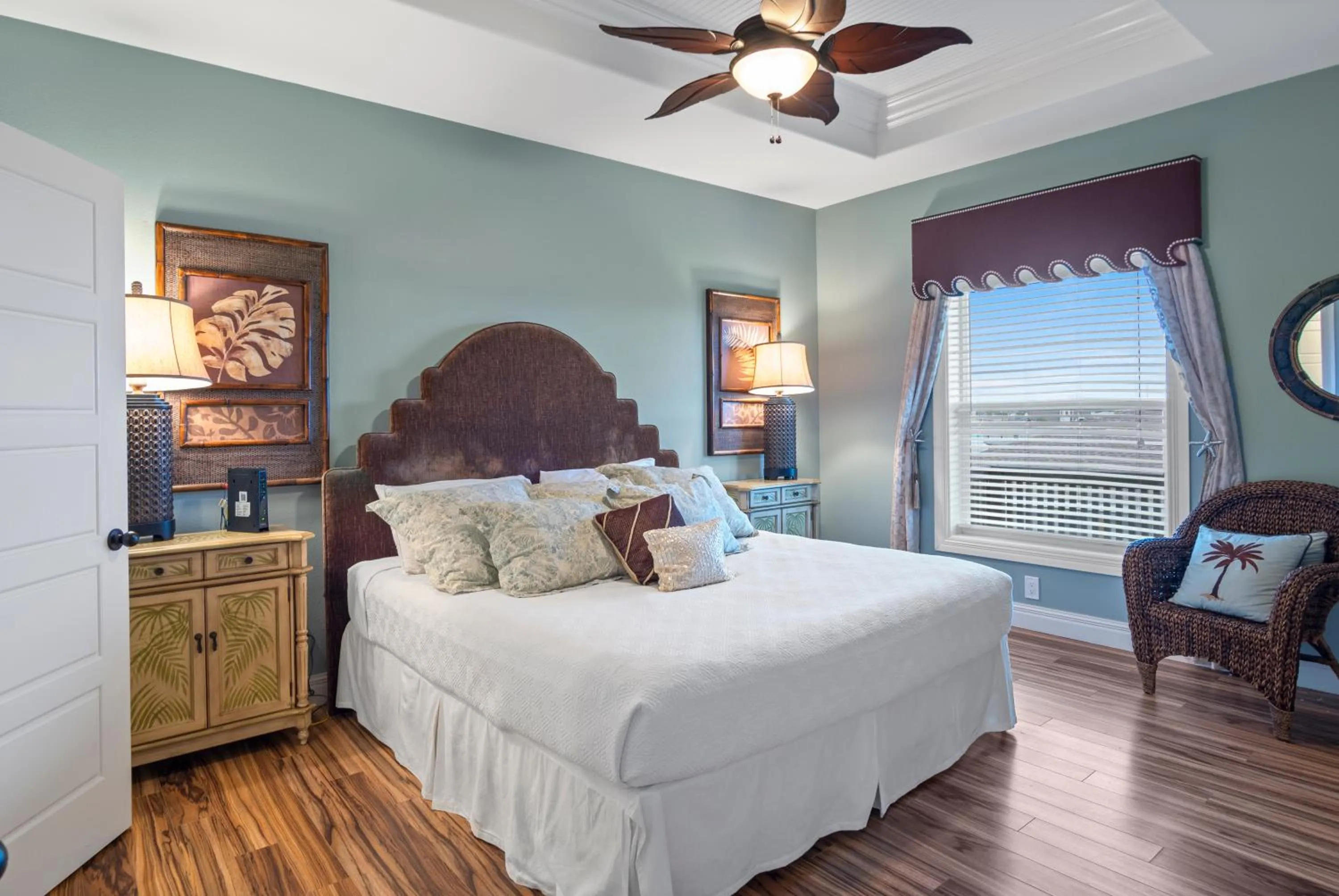 Property building, Bed in Baja Breeze