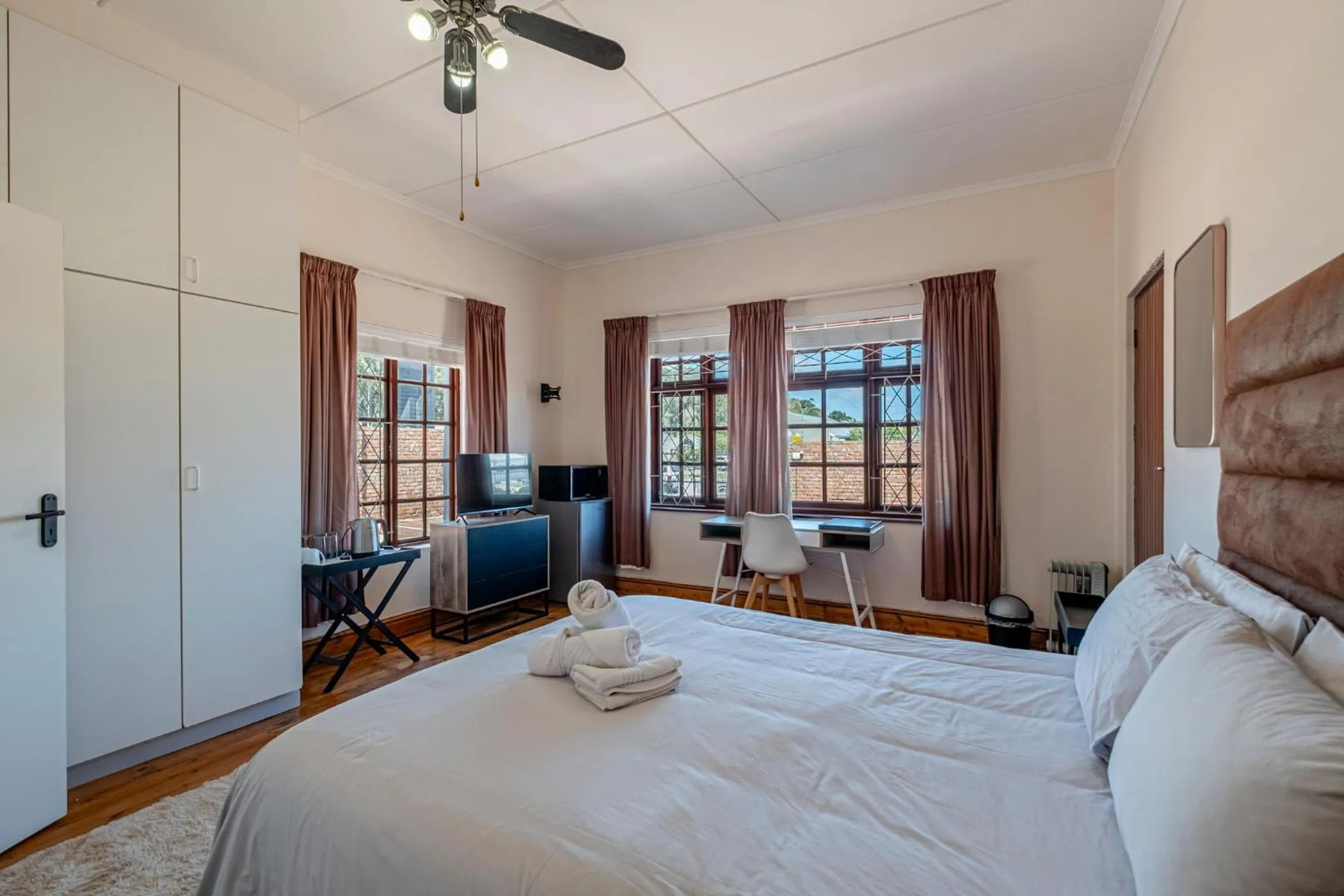 Bedroom, Bed in 5 Third Avenue Guesthouse