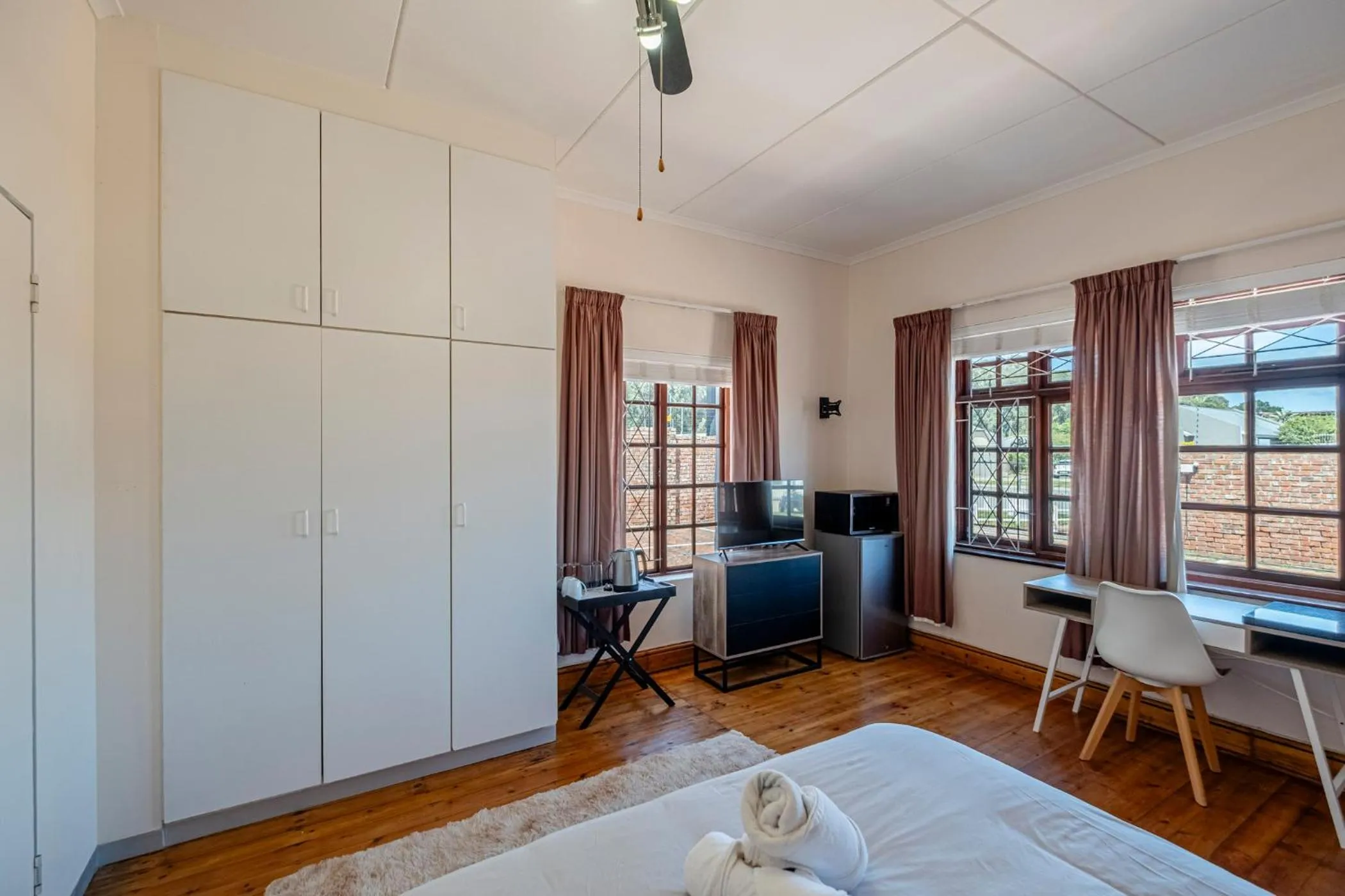 Property building, Bed in 5 Third Avenue Guesthouse