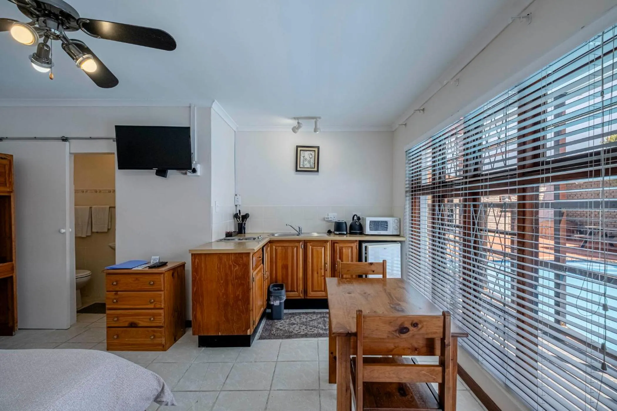 Property building, Bed in 5 Third Avenue Guesthouse