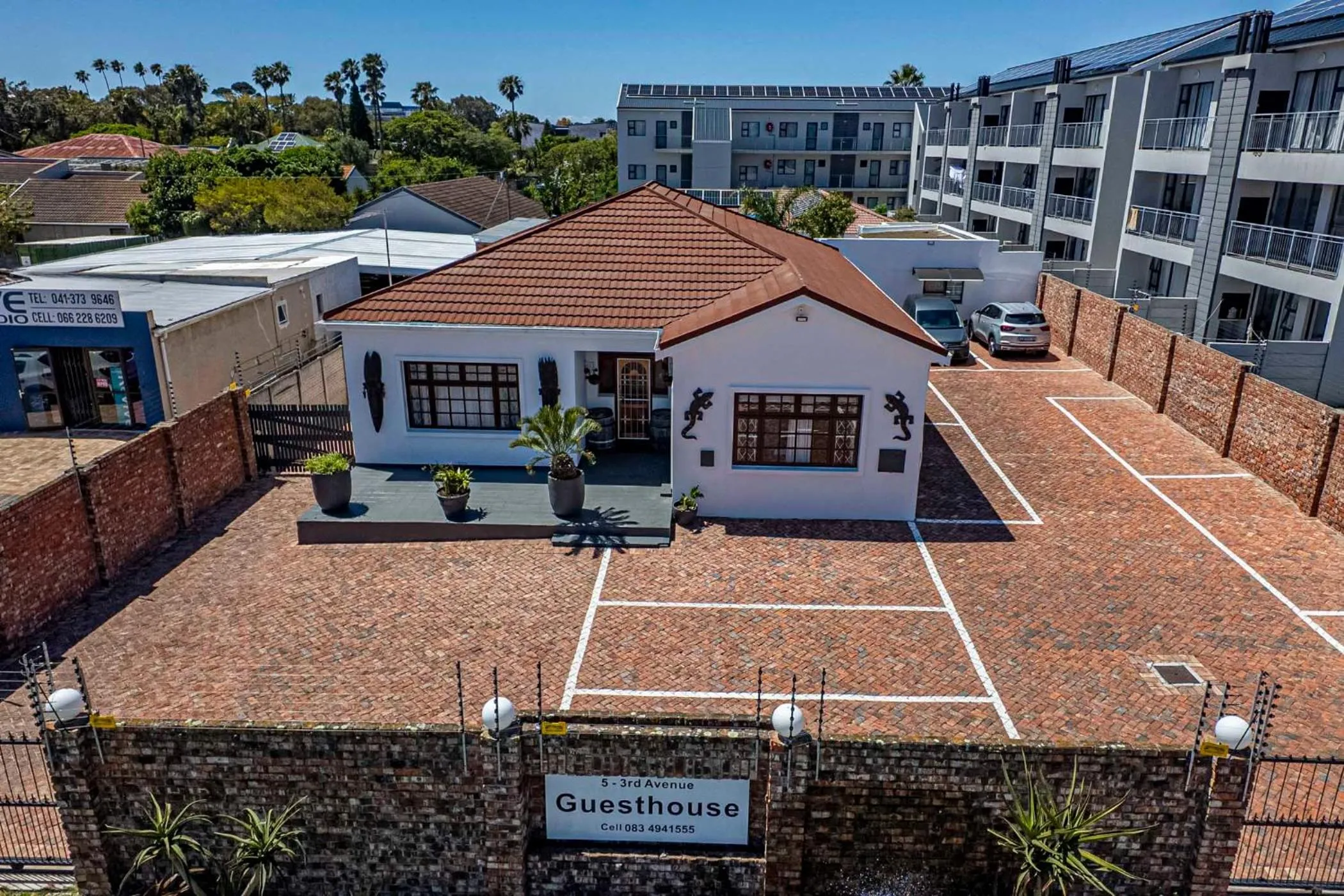 Property building in 5 Third Avenue Guesthouse