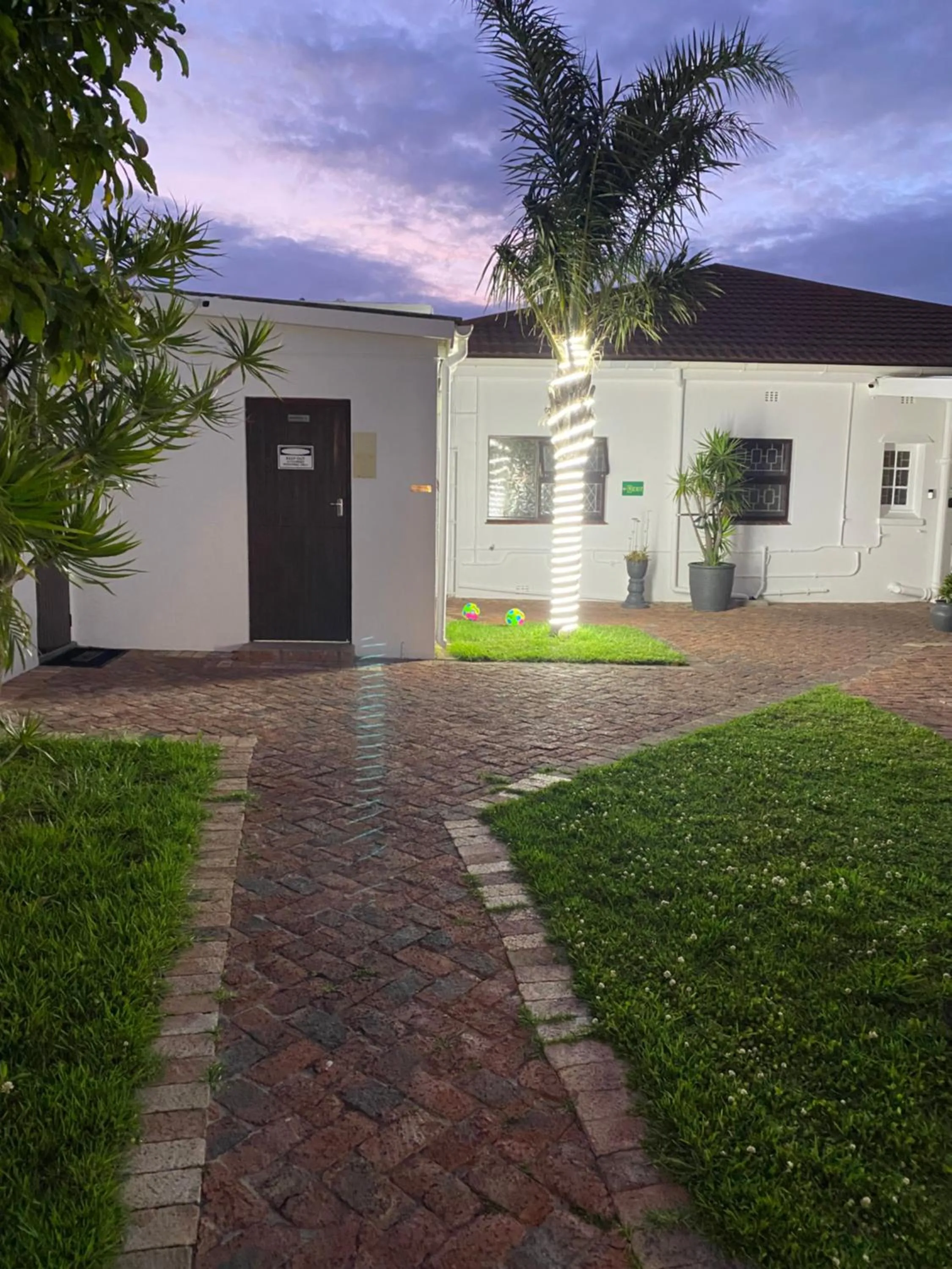 Property building in 5 Third Avenue Guesthouse