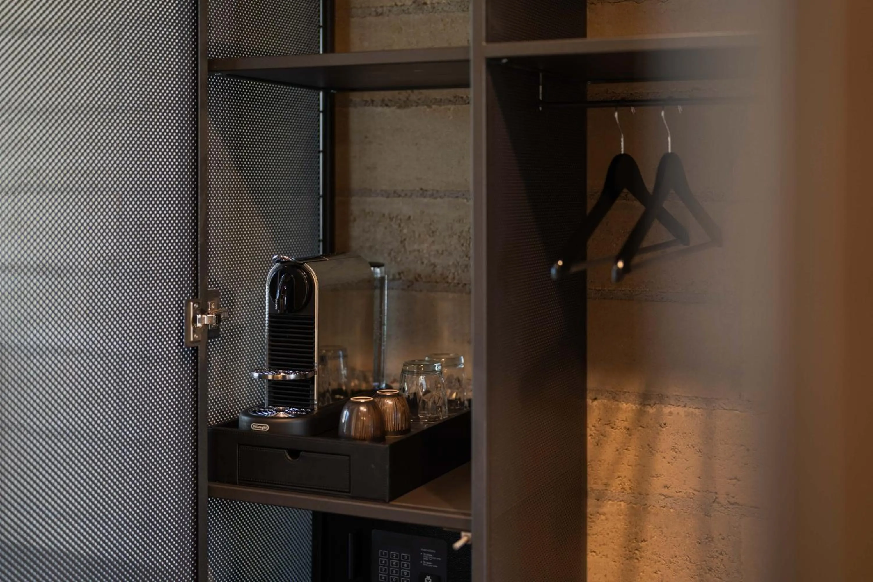 Coffee/tea facilities in Tailormade Hotel LEO St Gallen