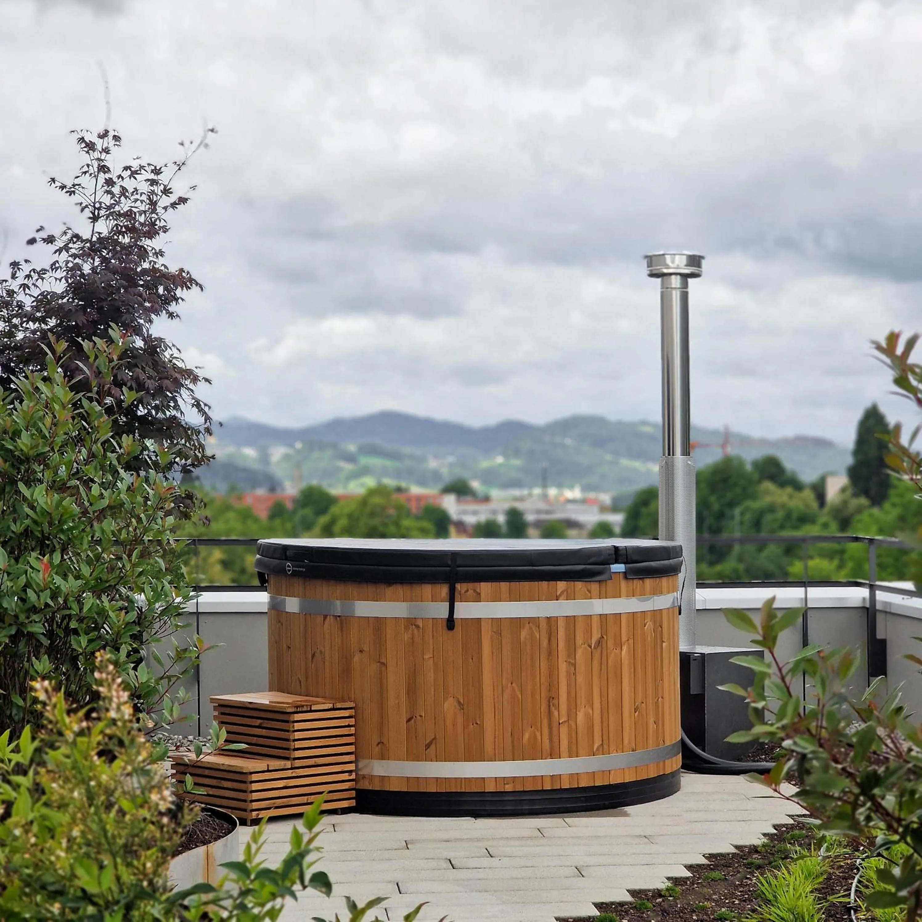 Hot Tub in Tailormade Hotel LEO St Gallen