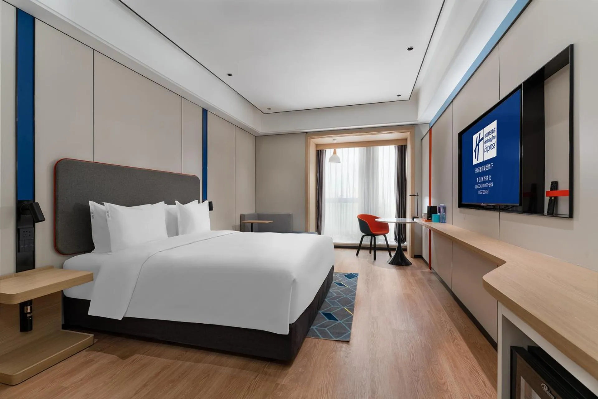 Bed in Holiday Inn Express Qingdao Northern West Coast by IHG