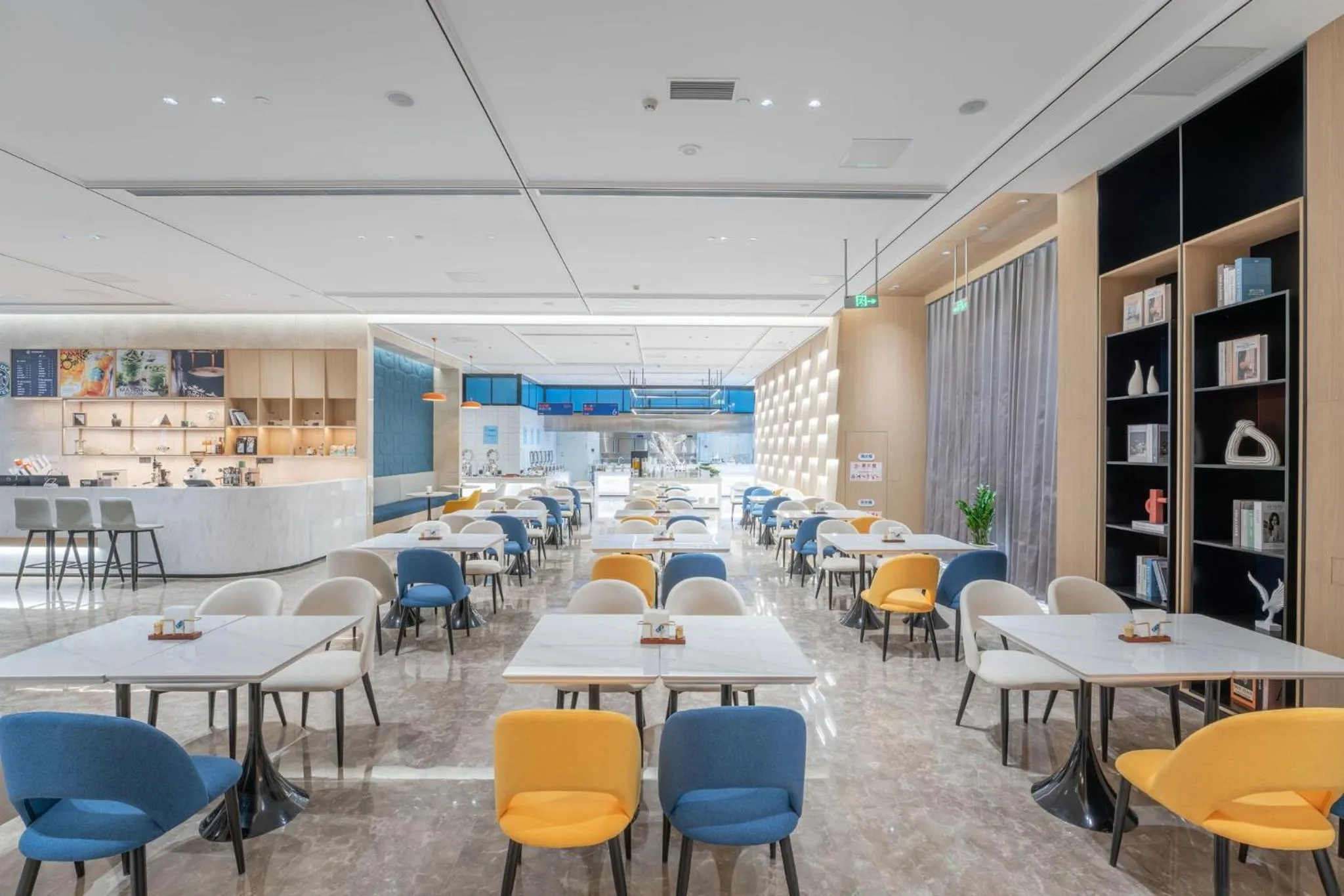 Restaurant/places to eat in Holiday Inn Express Qingdao Northern West Coast by IHG