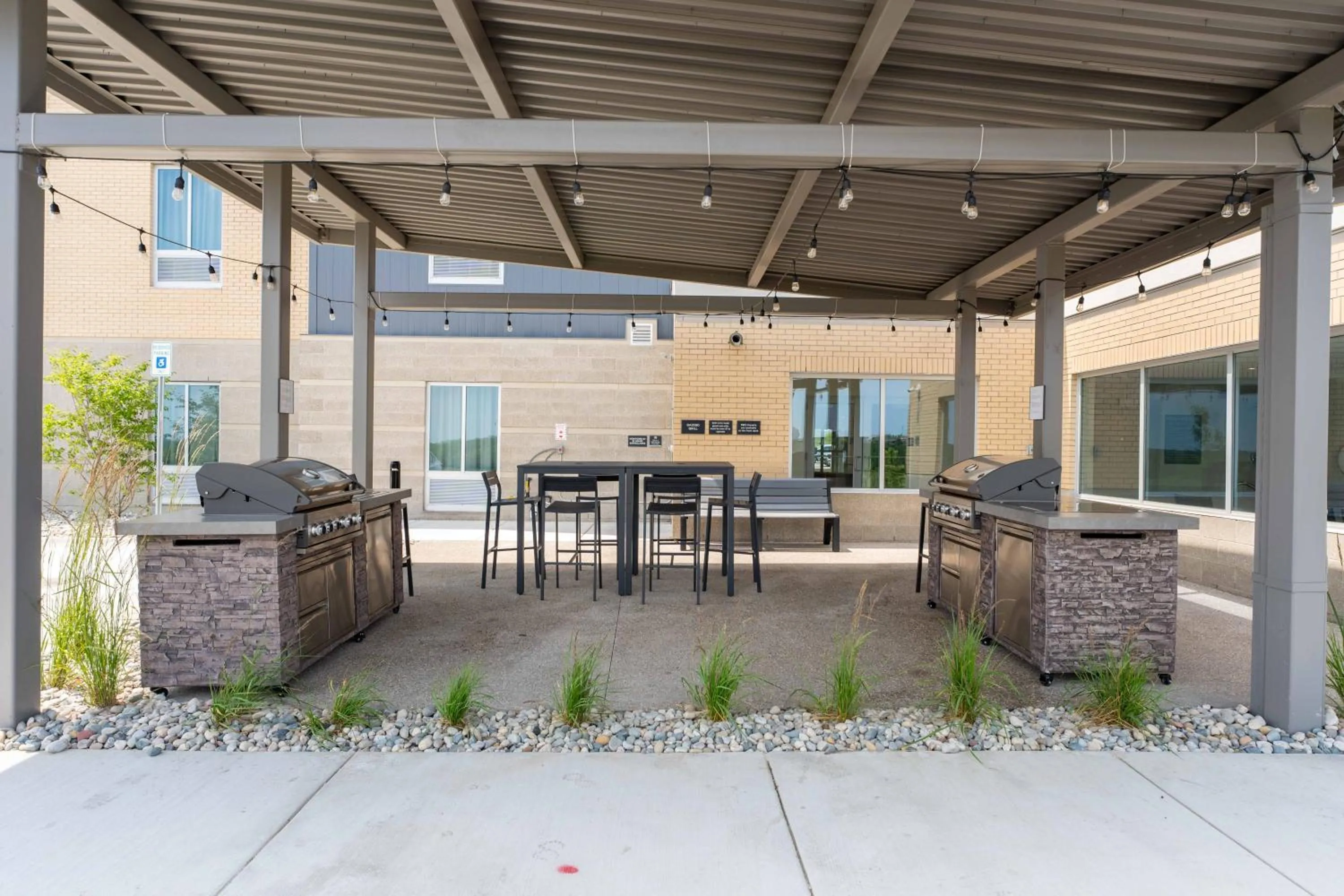 Communal lounge/ TV room in Candlewood Suites - Detroit - Auburn Hills by IHG