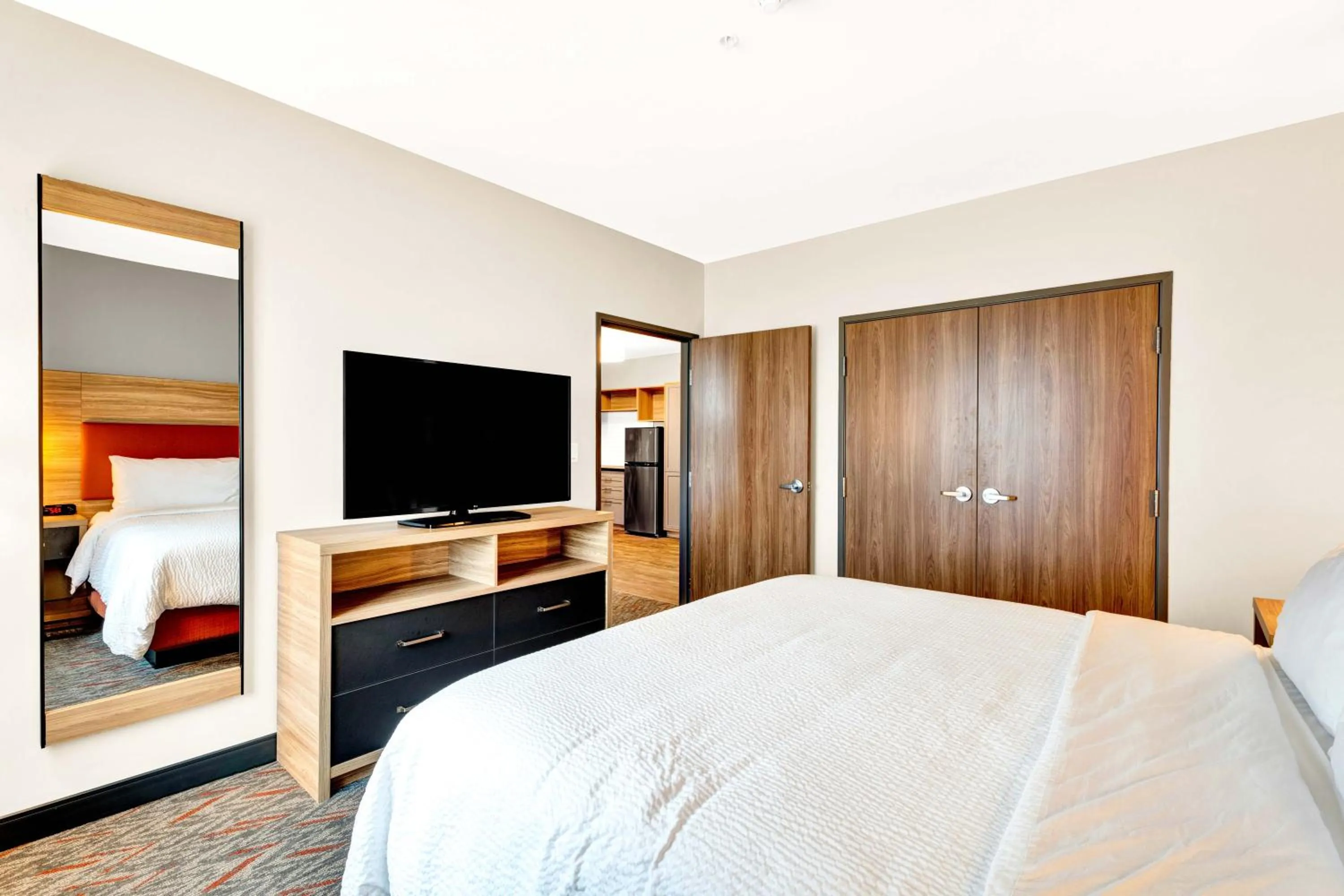 Bed in Candlewood Suites - Detroit - Auburn Hills by IHG