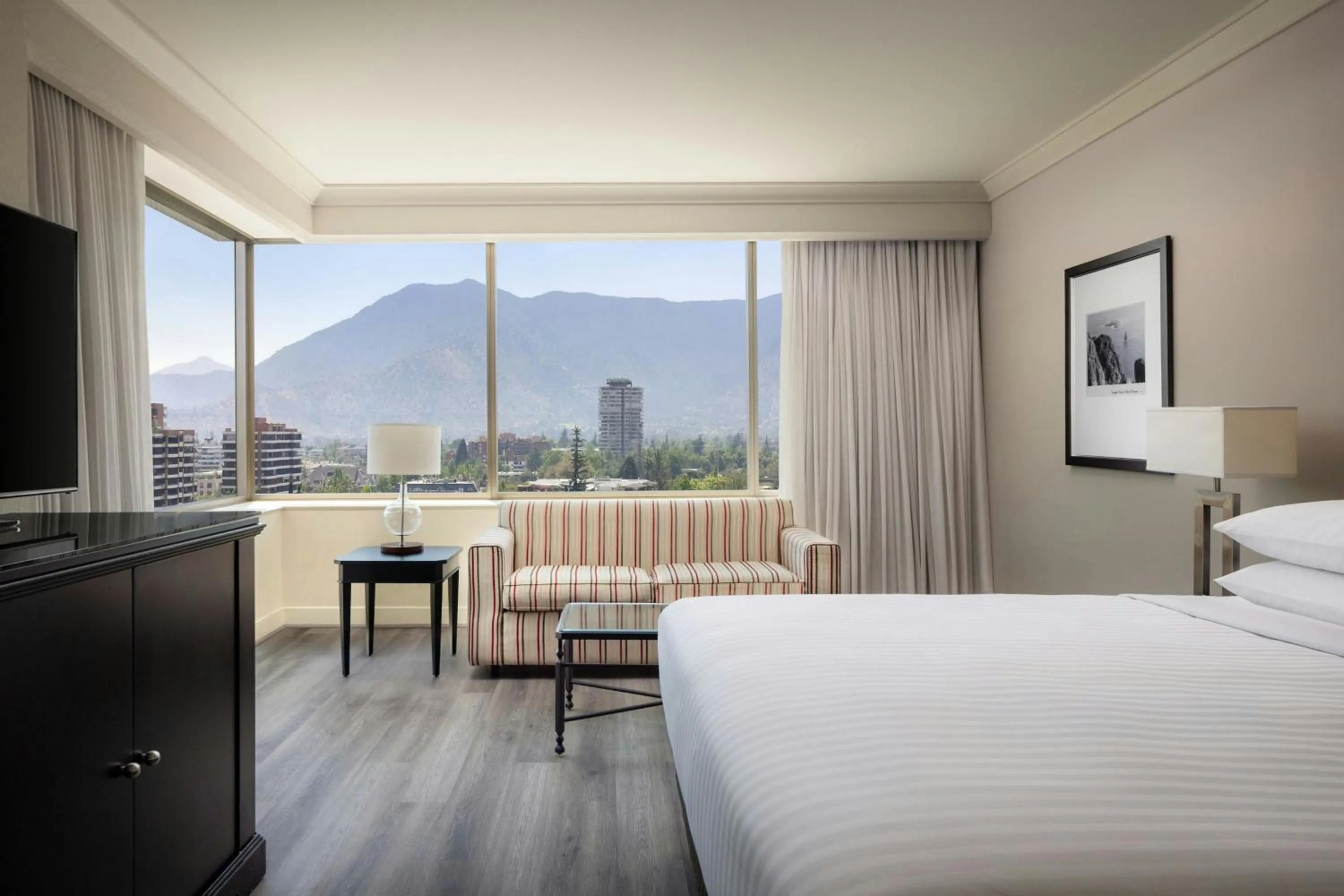 Photo of the whole room, Bed in Santiago Marriott Hotel