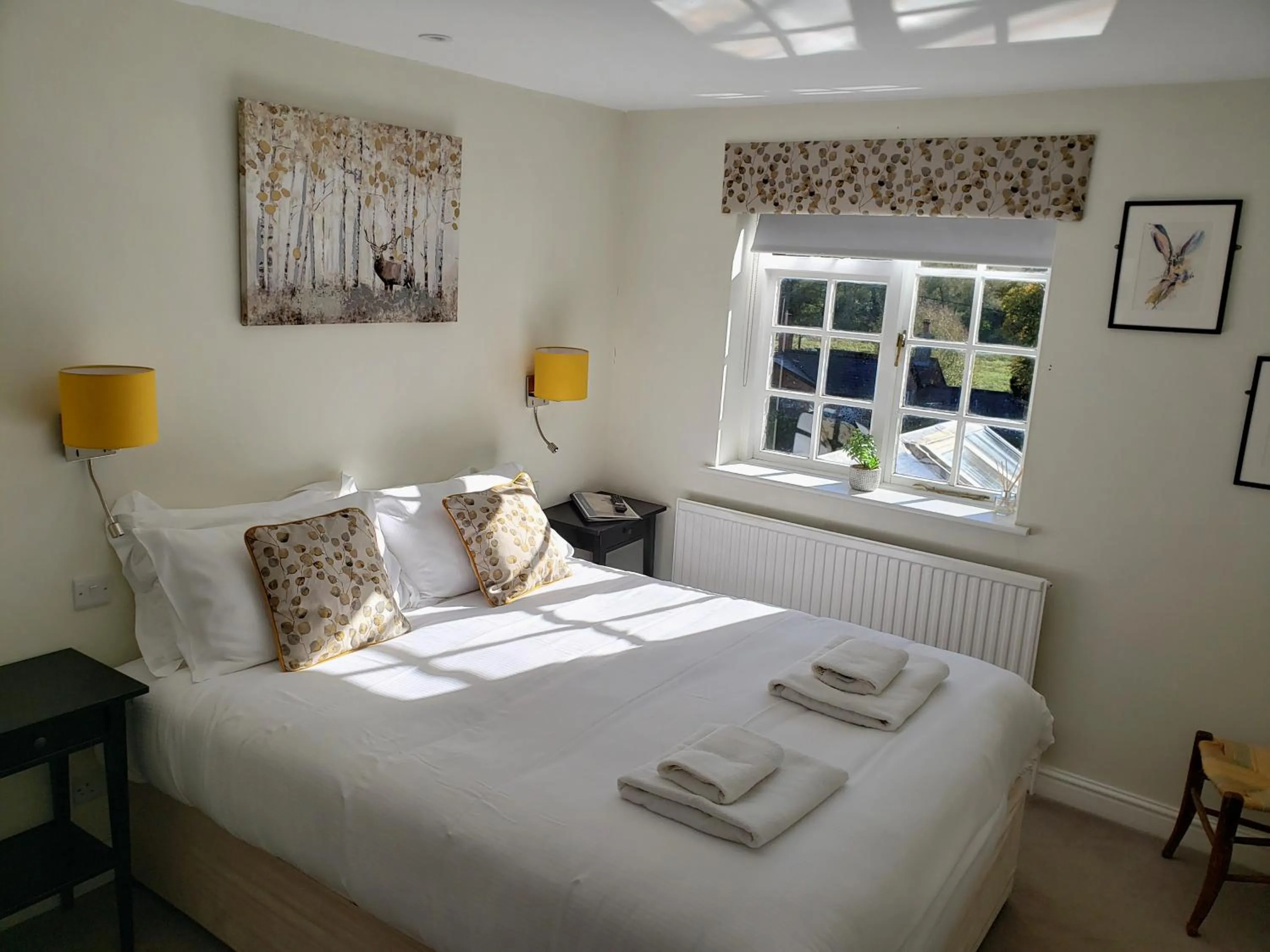 Bedroom, Bed in Watership Down Inn