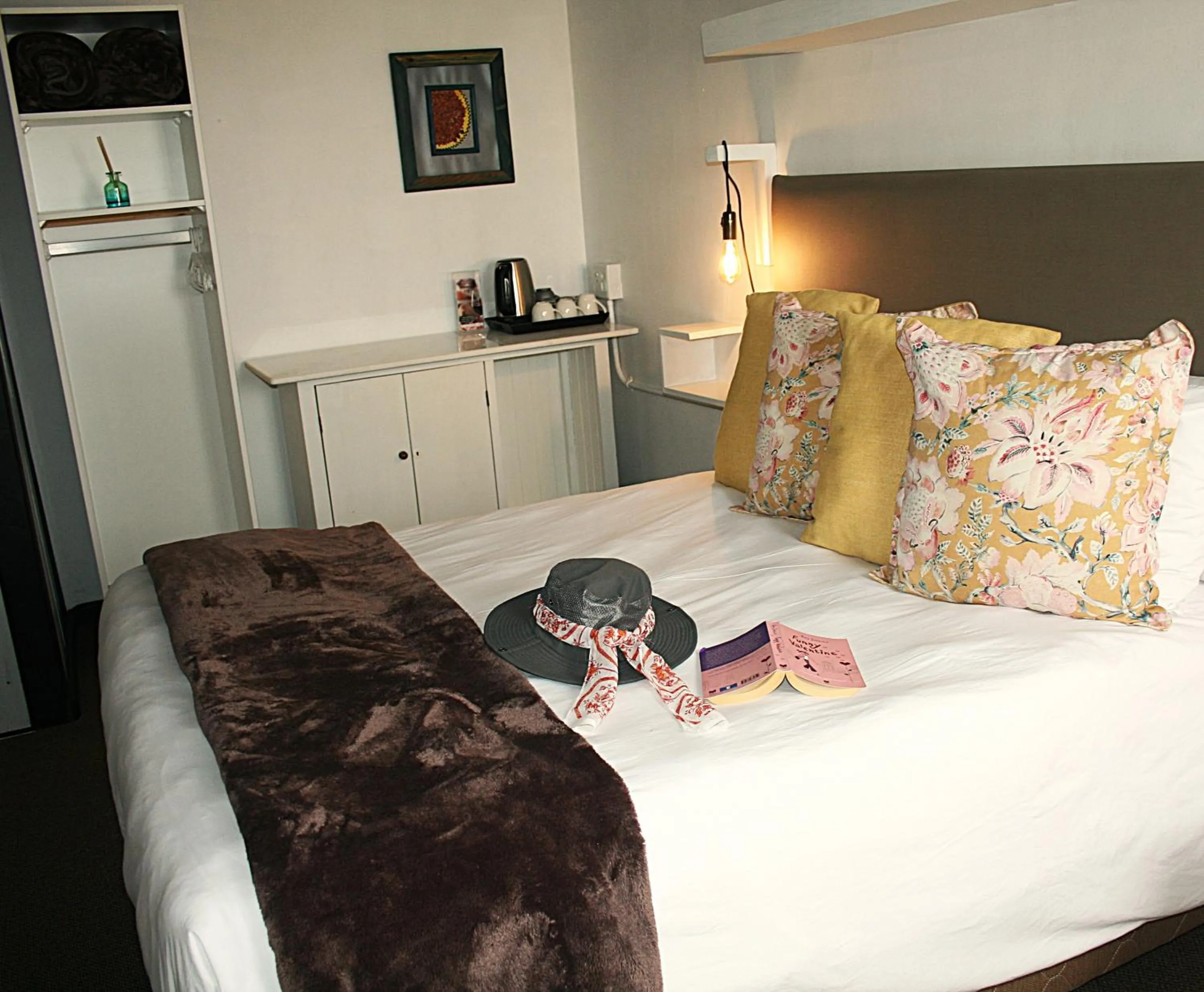 Photo of the whole room, Bed in The Residence at Villa Wiese