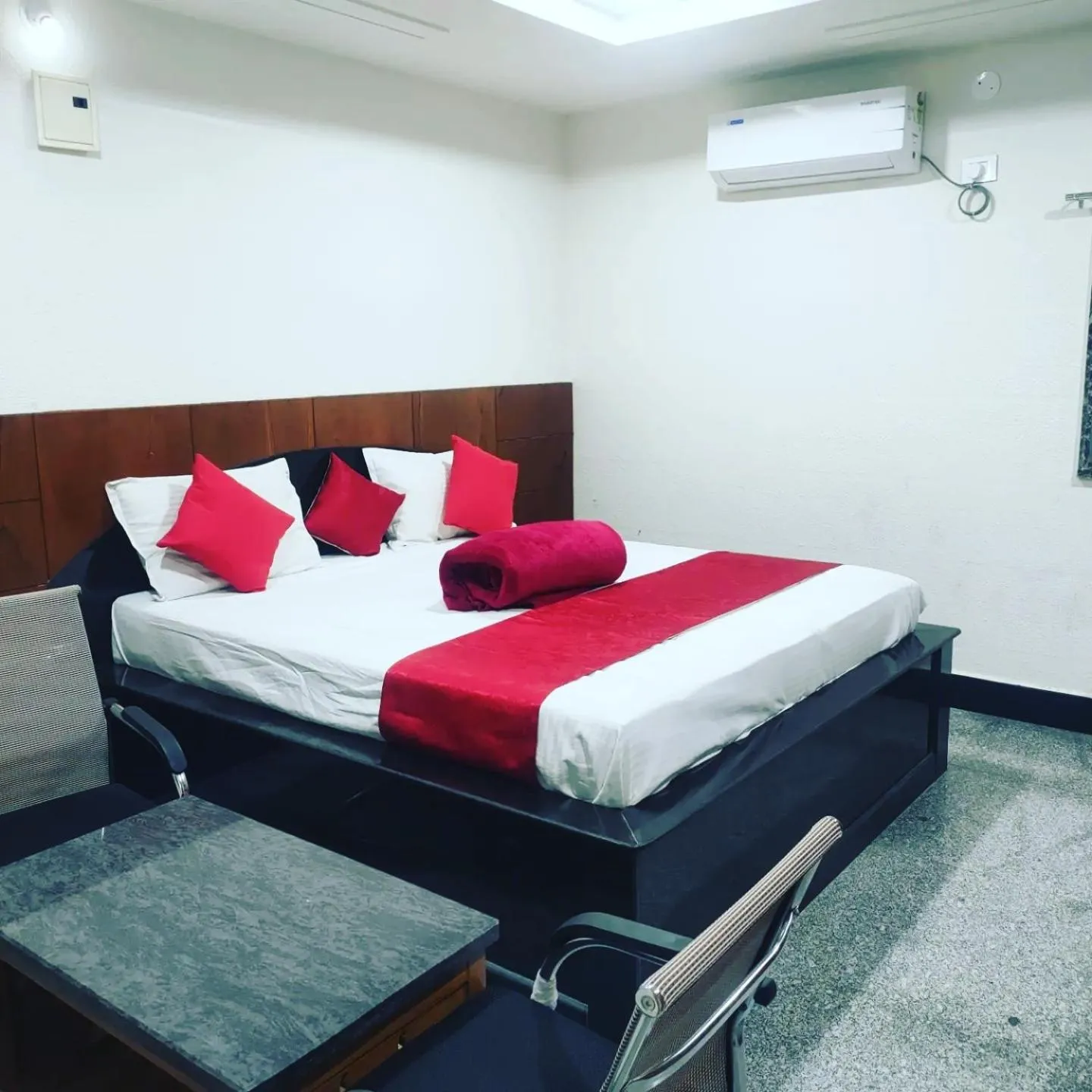 Bed in Hotel New Maruthi Inn, LB Nagar