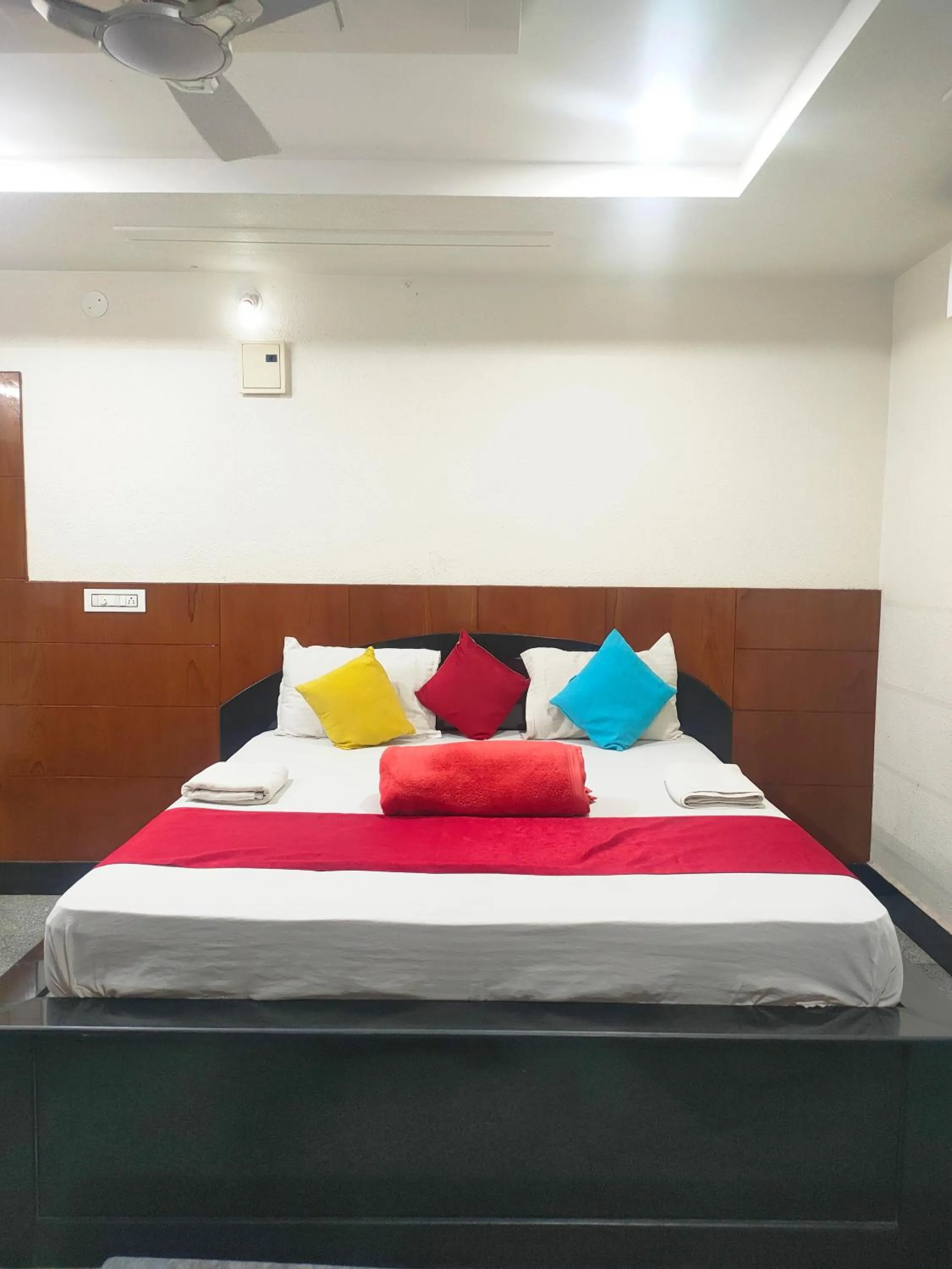 Bed in Hotel New Maruthi Inn, LB Nagar
