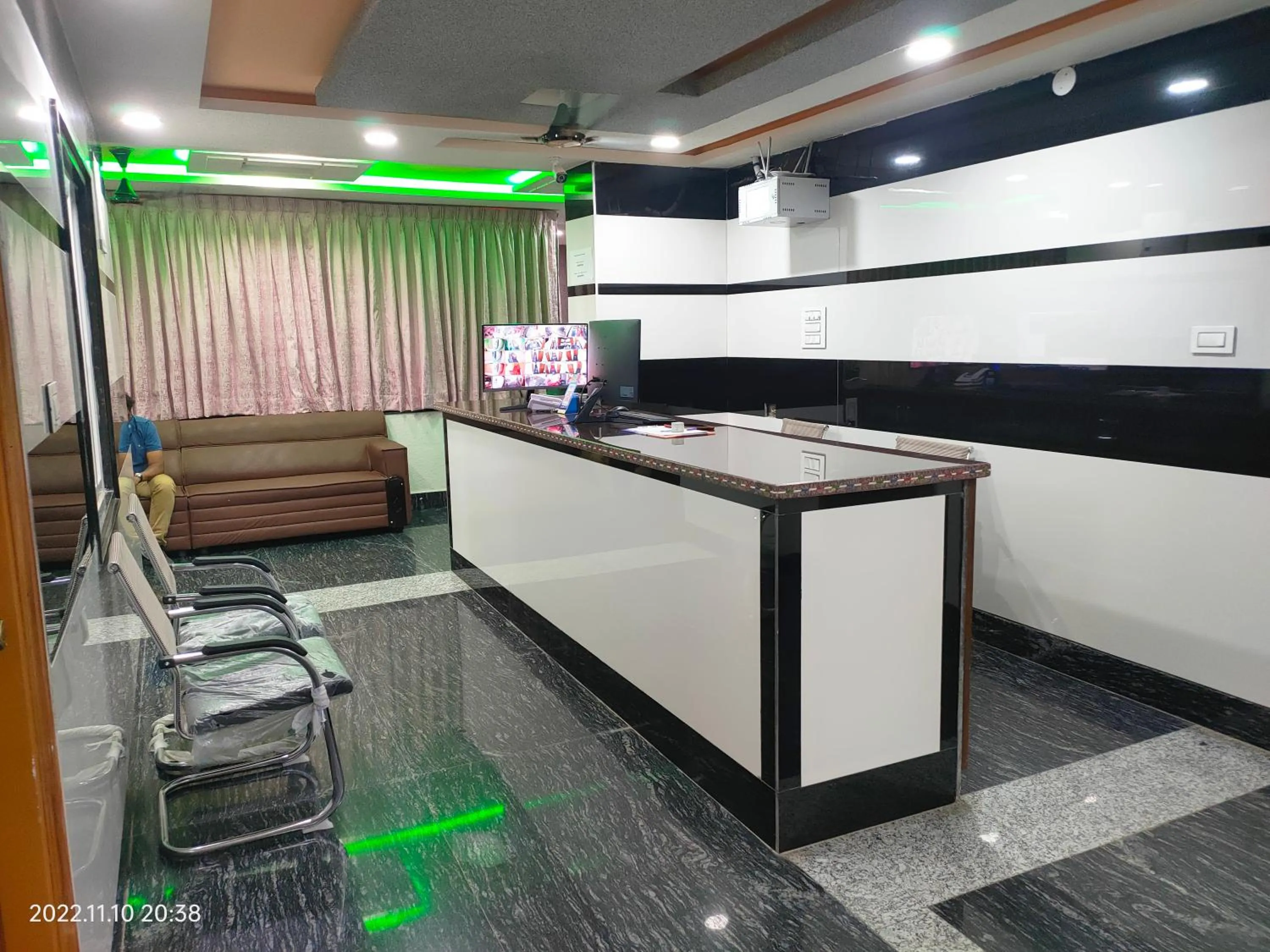 Lobby or reception in Hotel New Maruthi Inn, LB Nagar